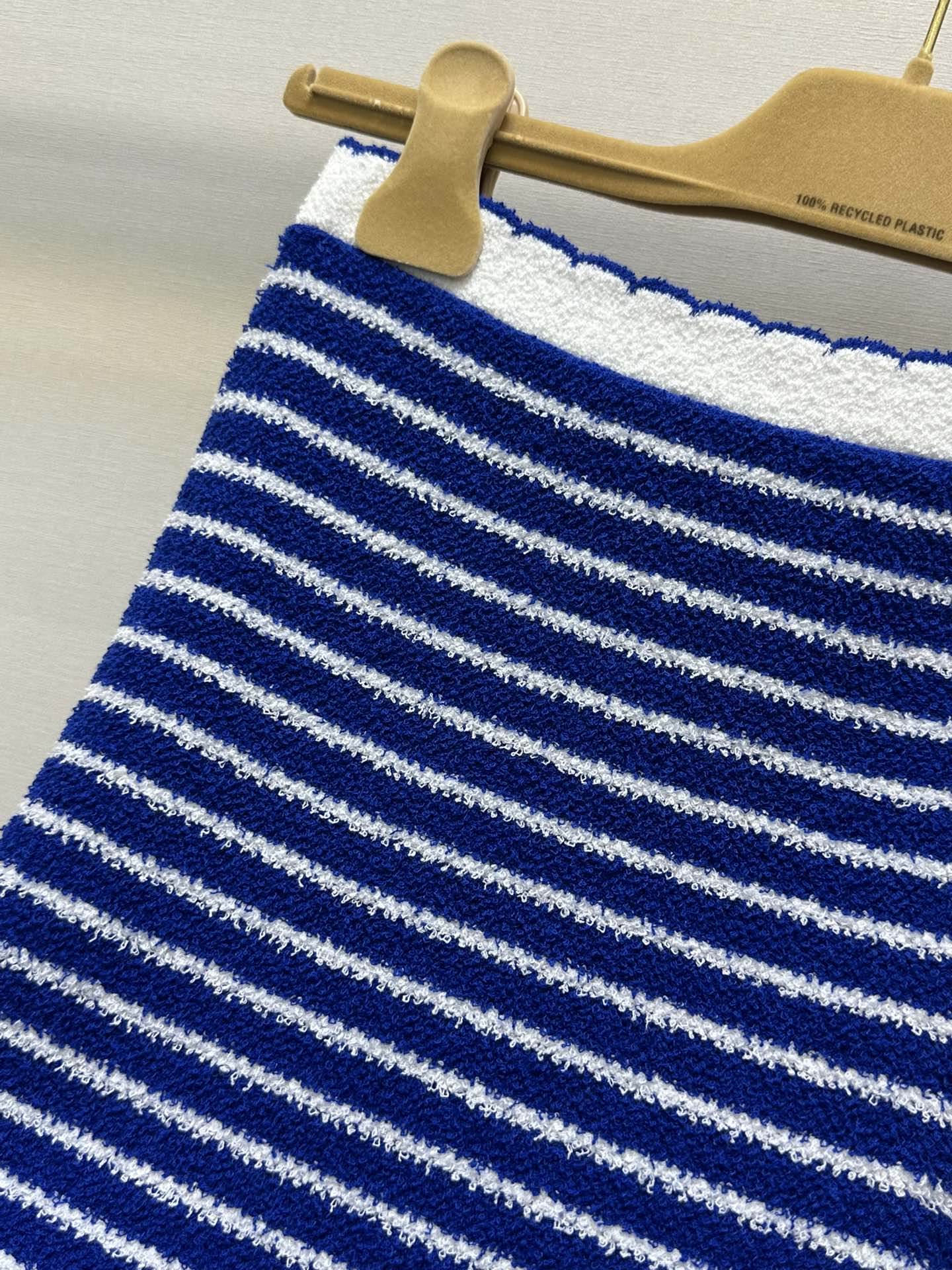25 New Striped Knitted Short Sleeve Suit
