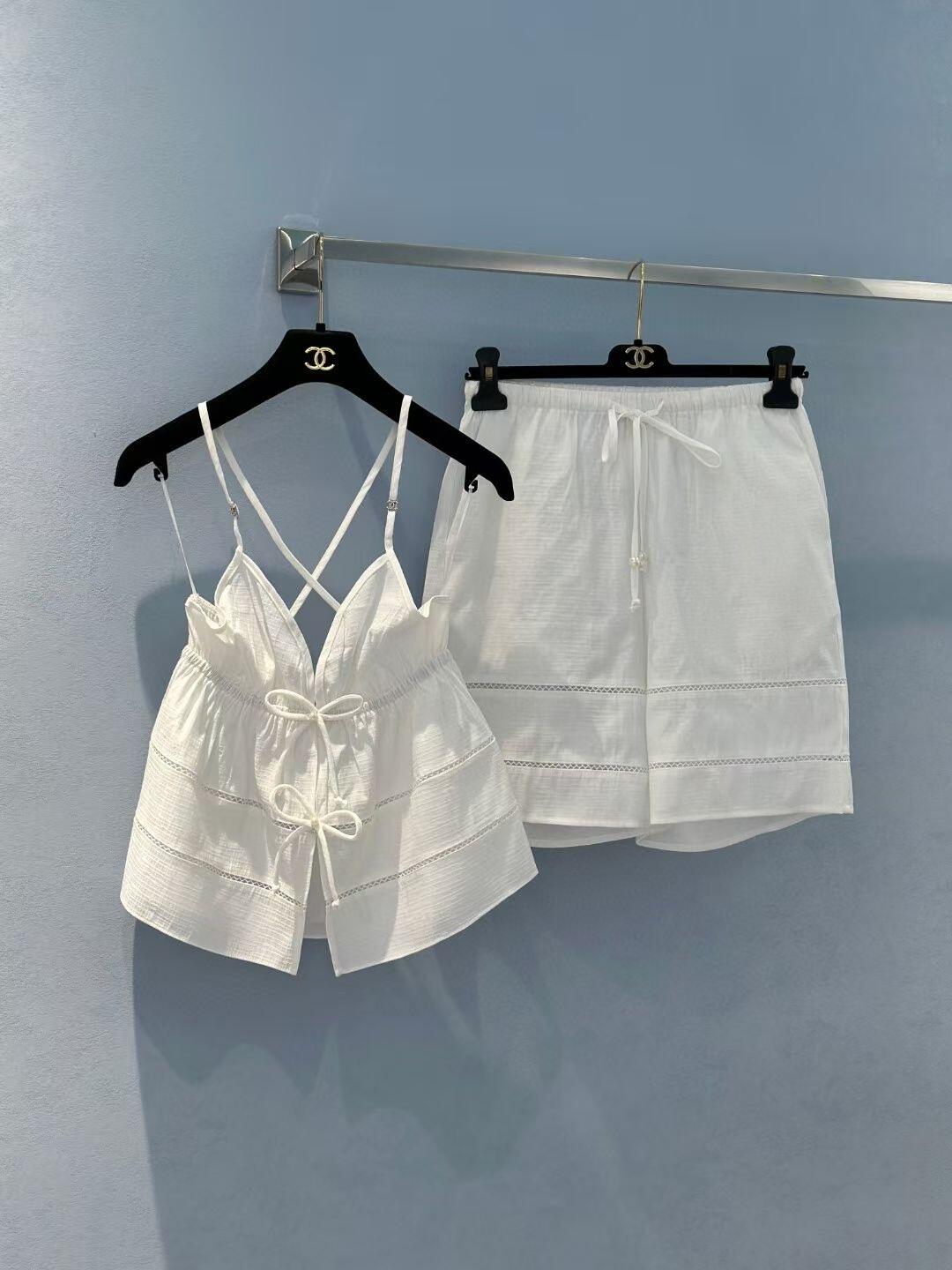 25 Deep V suspenders + shorts set