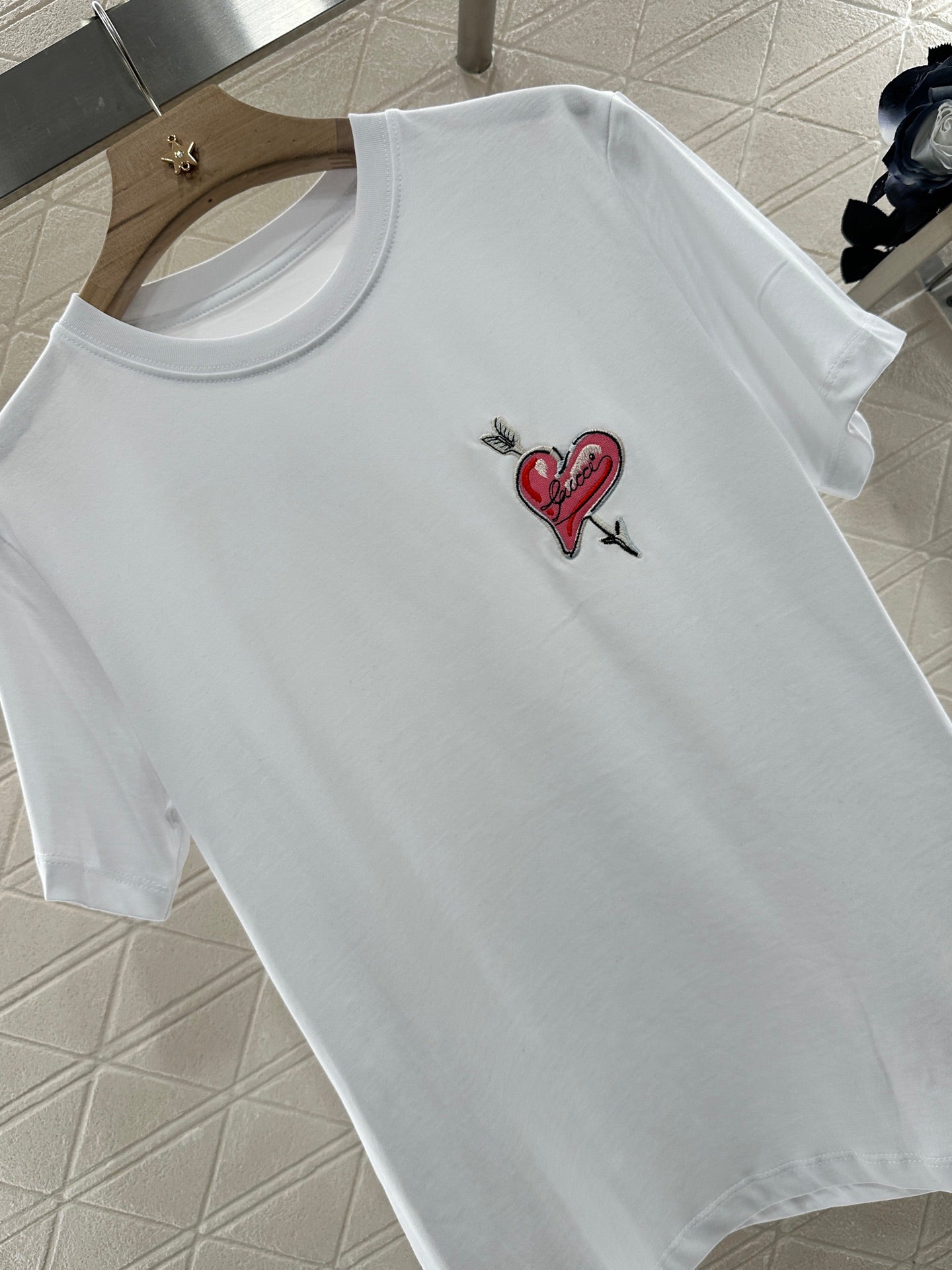 2025 Summer New Round Neck Embroidered Love T-shirt
