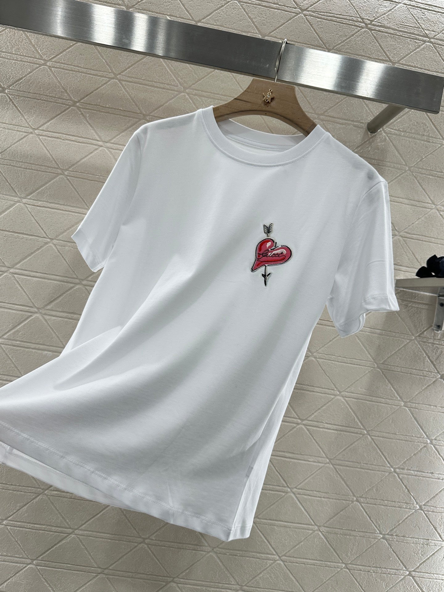 2025 Summer New Round Neck Embroidered Love T-shirt