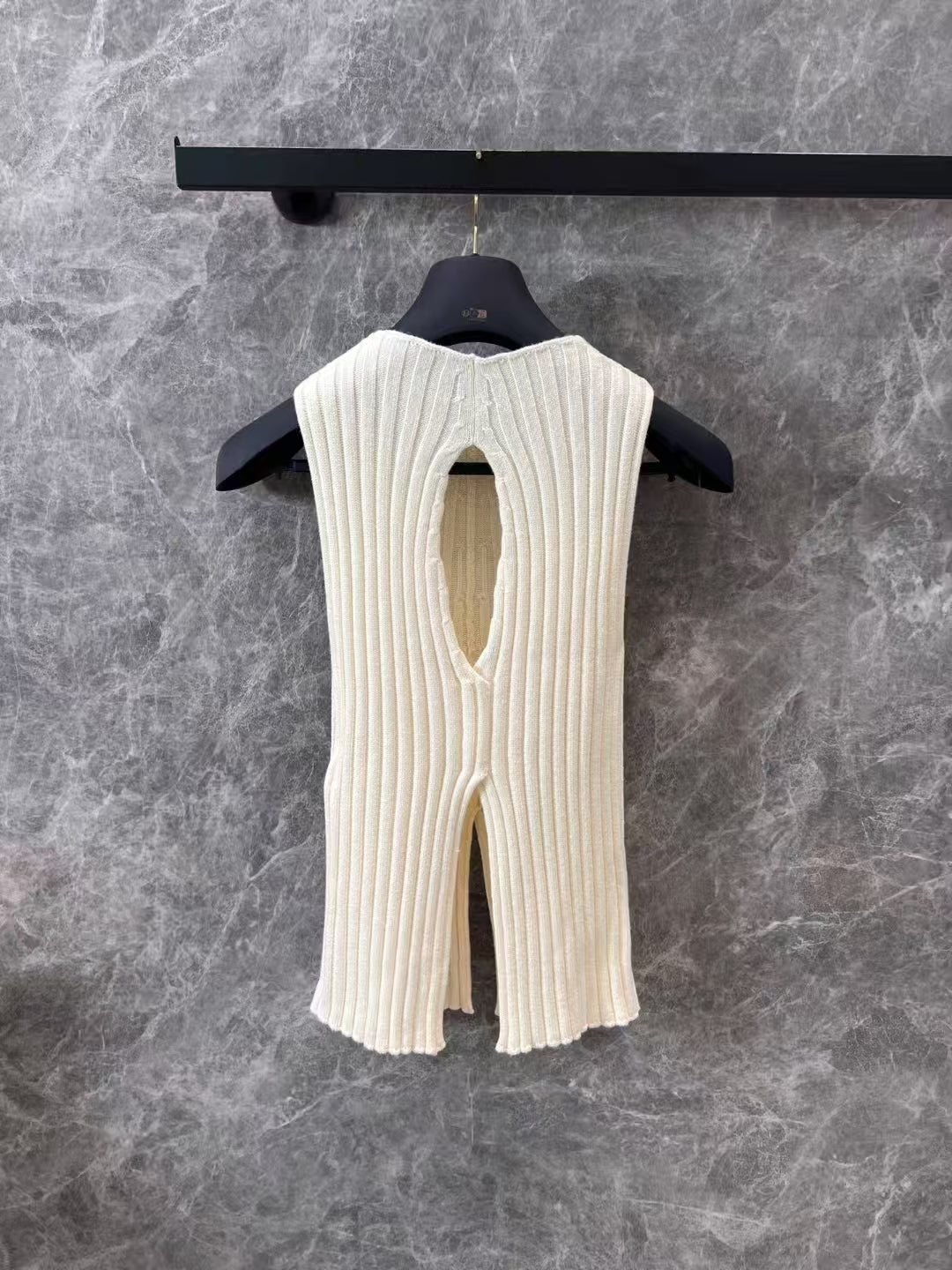 25Ss new spring and summer slit slim fit knitted vest top