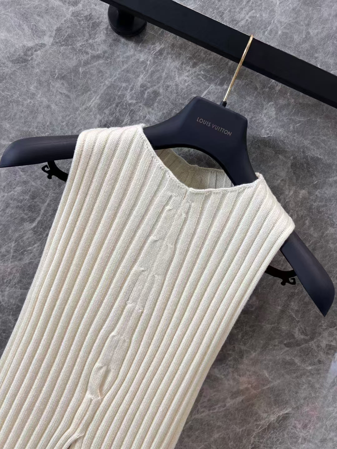 25Ss new spring and summer slit slim fit knitted vest top