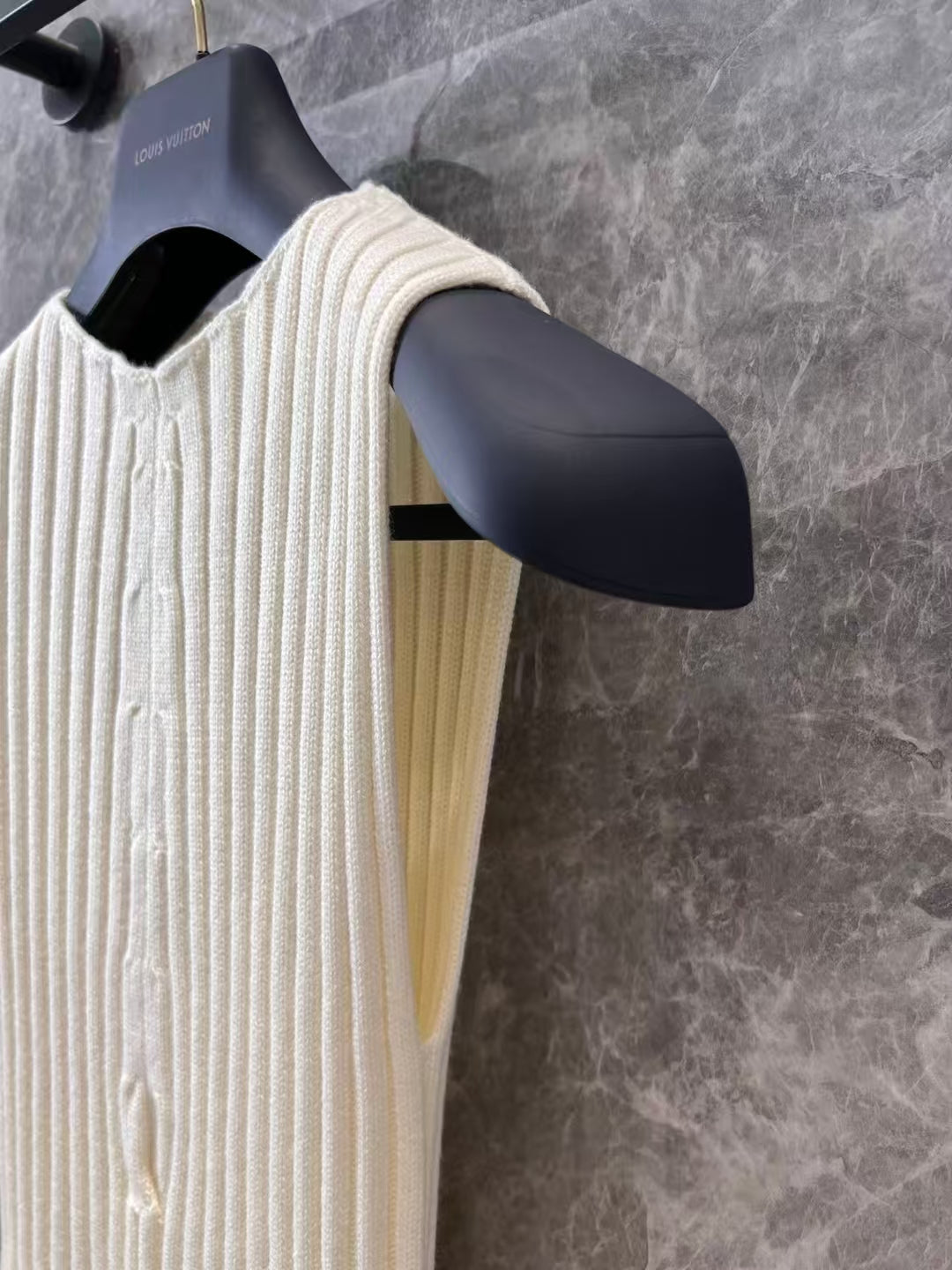 25Ss new spring and summer slit slim fit knitted vest top