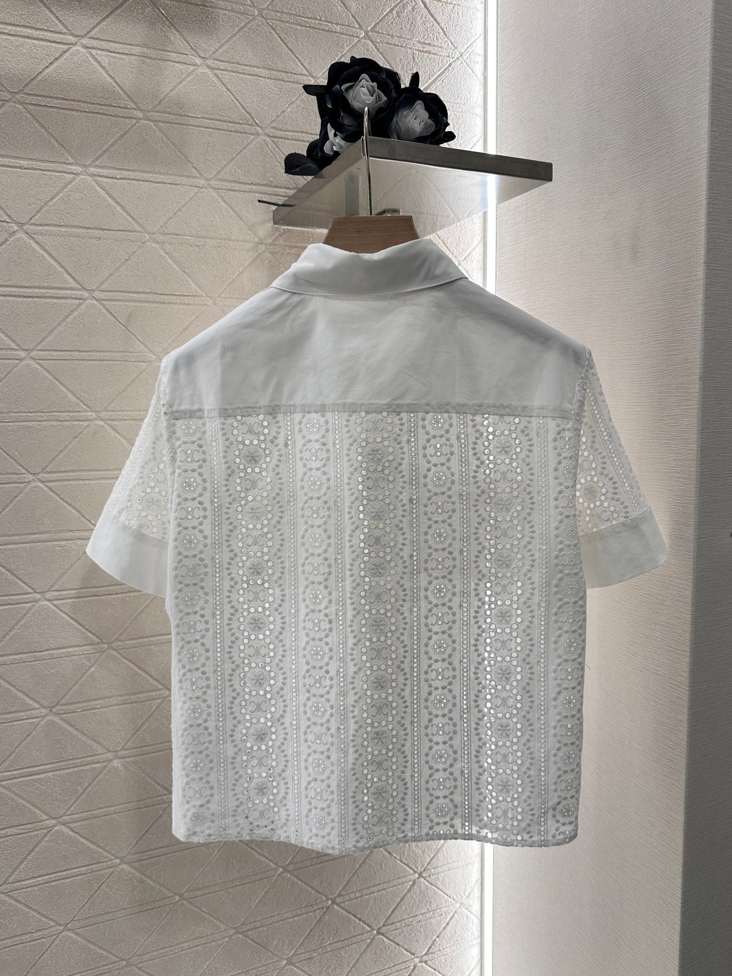 2025 Summer New Retro Jacquard Hollow Shirt