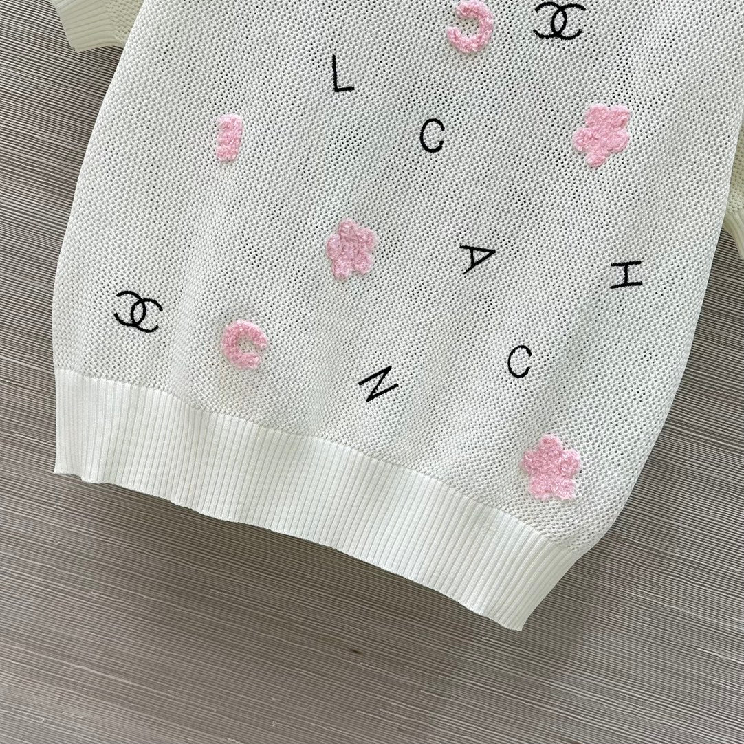 25 Lettering embellished open-knit short sleeves