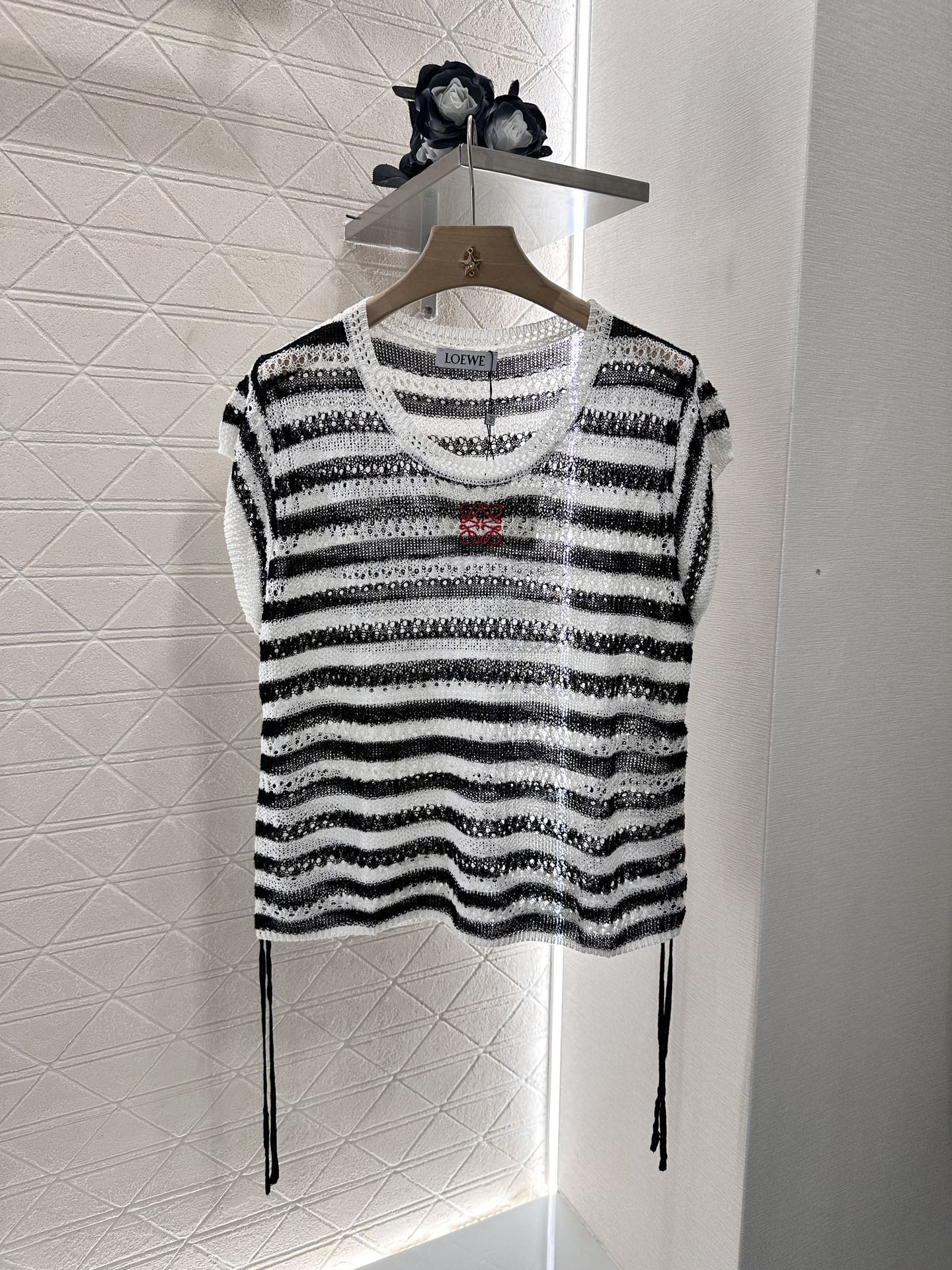 2025 Summer New Totem Embroidery Hollow Knitted Short Sleeves