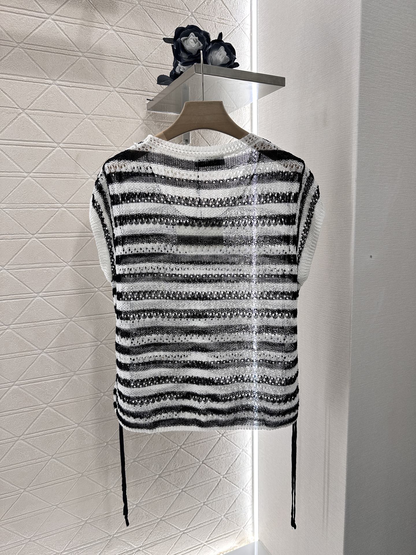2025 Summer New Totem Embroidery Hollow Knitted Short Sleeves