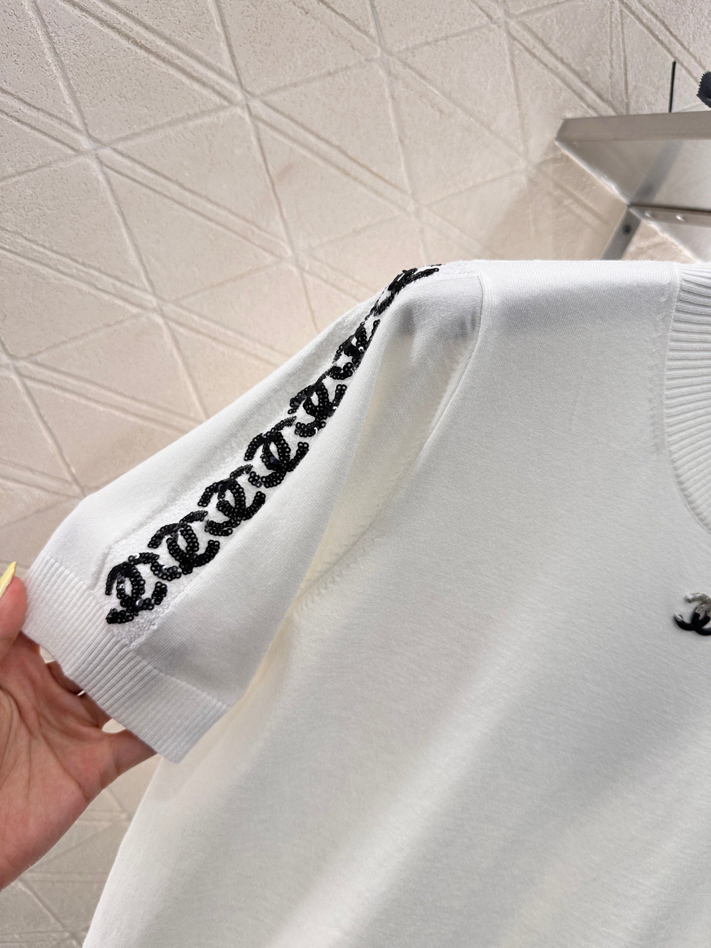 2025 New Arrivals Shoulder Sleeve Sequin Double C Knitted Short Sleeve