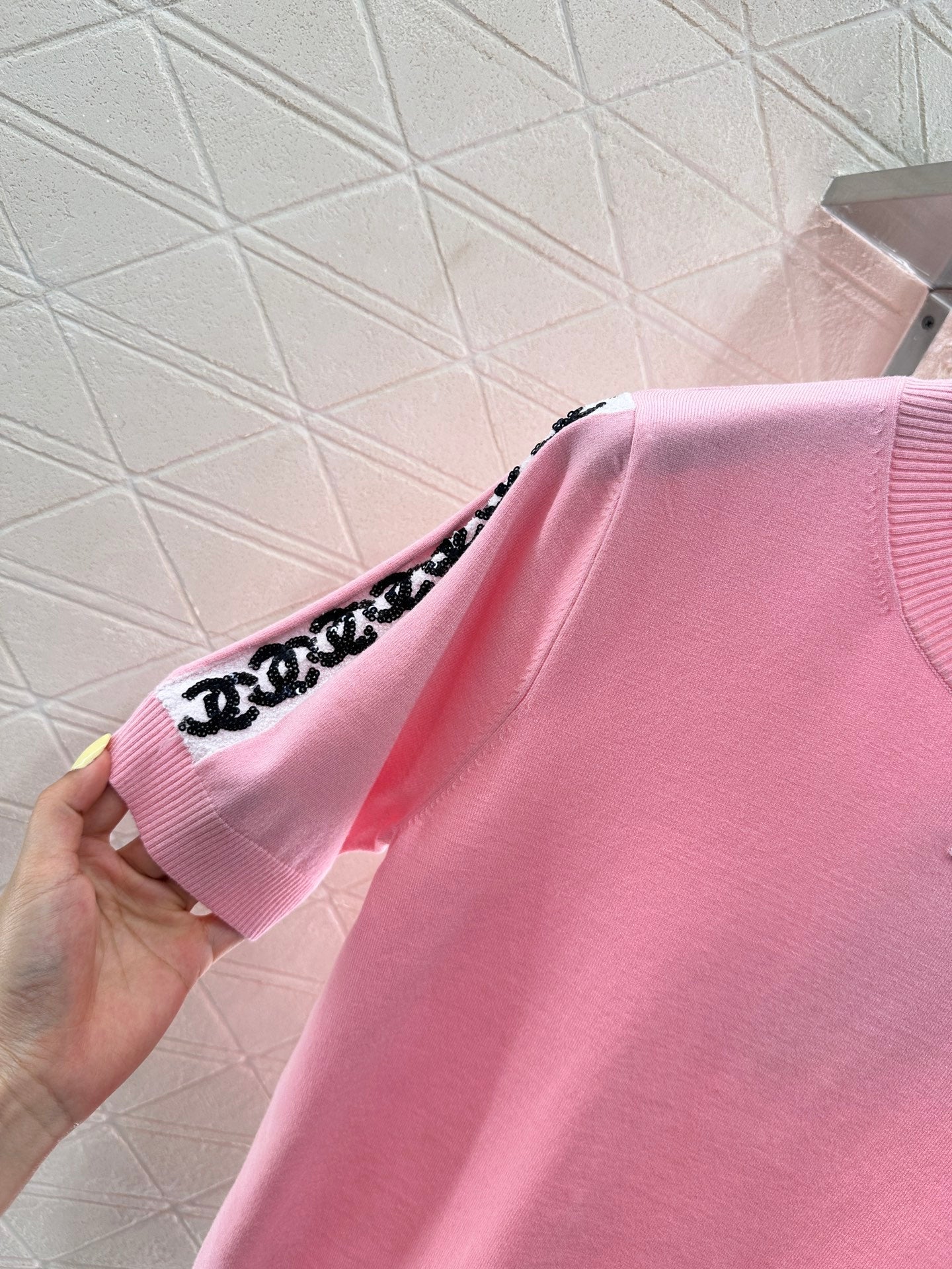 2025 New Arrivals Shoulder Sleeve Sequin Double C Knitted Short Sleeve