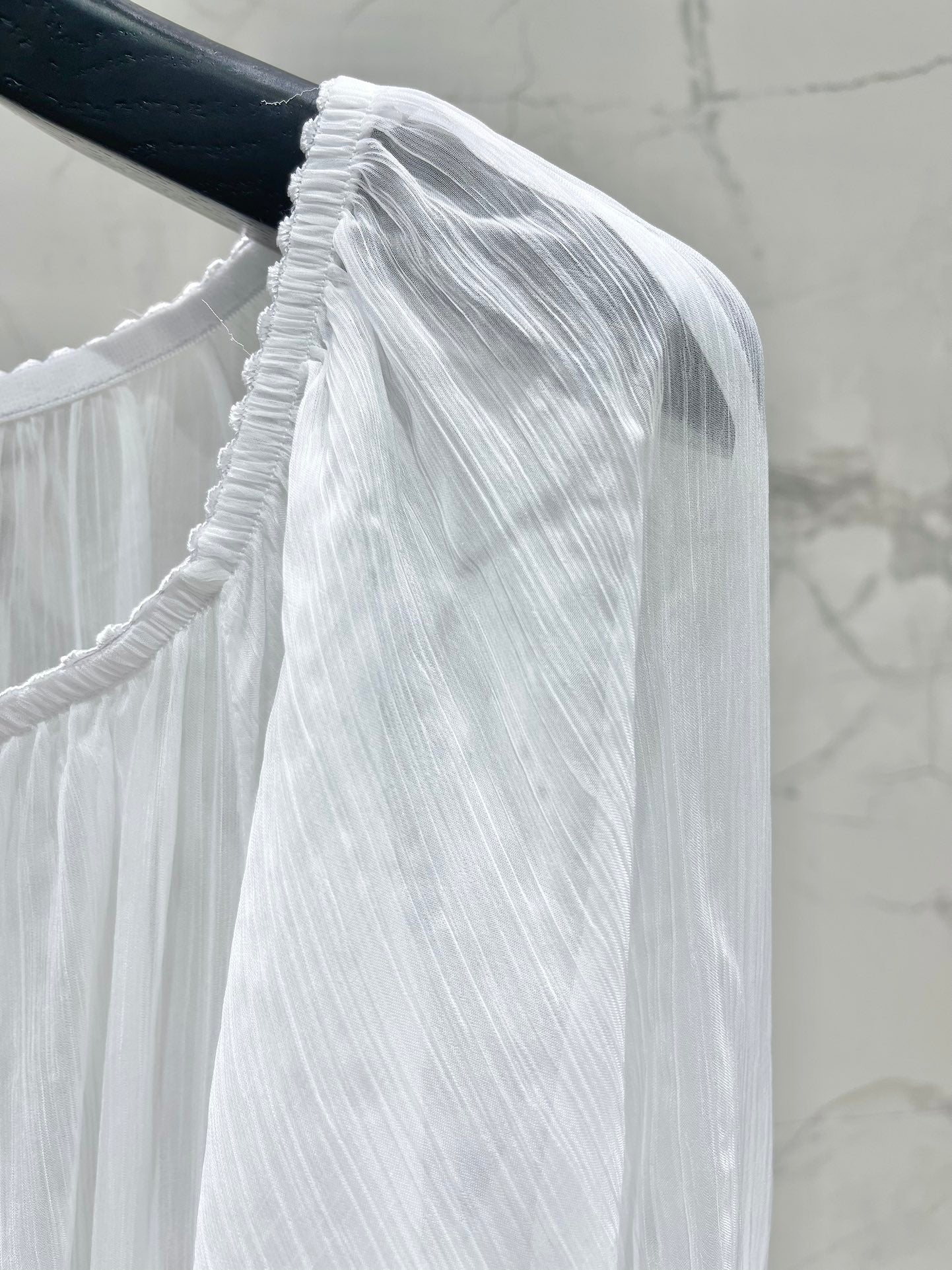 25 new pleated texture halter neck off-shoulder leg of lamb sleeves multi-layered ruffle dress