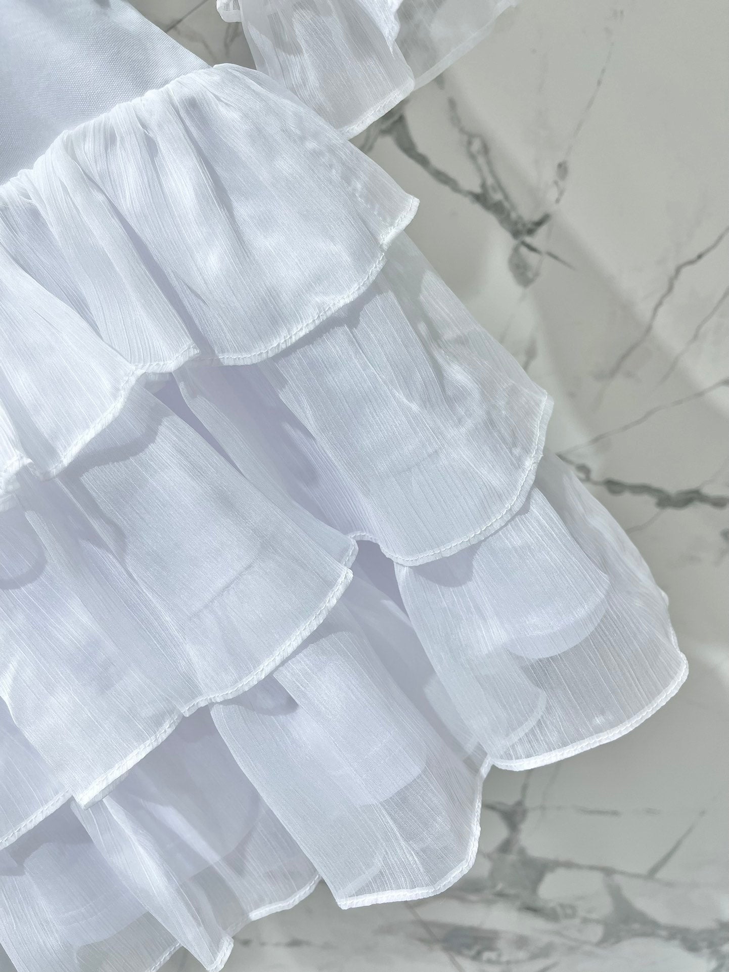 25 new pleated texture halter neck off-shoulder leg of lamb sleeves multi-layered ruffle dress