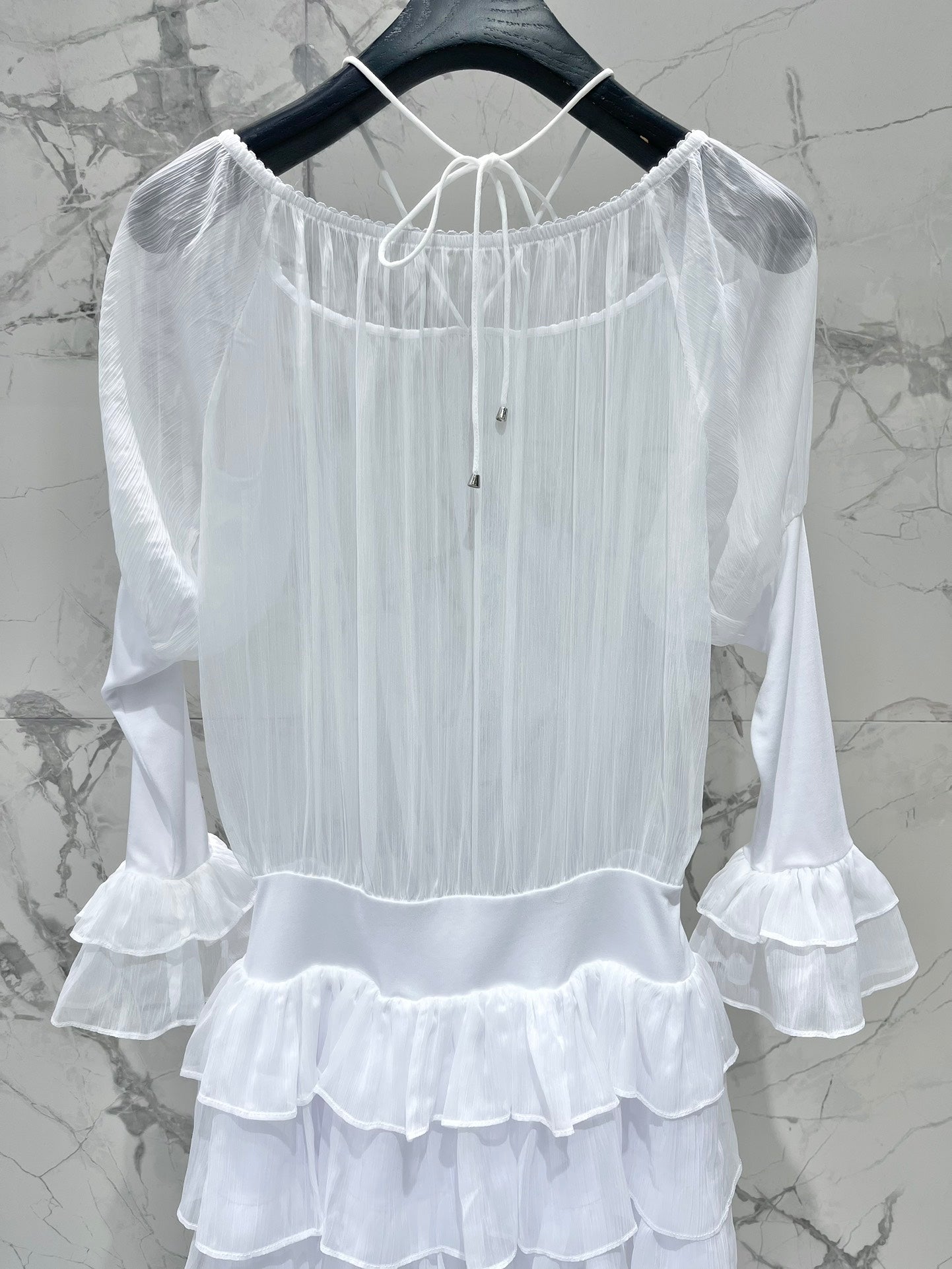 25 new pleated texture halter neck off-shoulder leg of lamb sleeves multi-layered ruffle dress