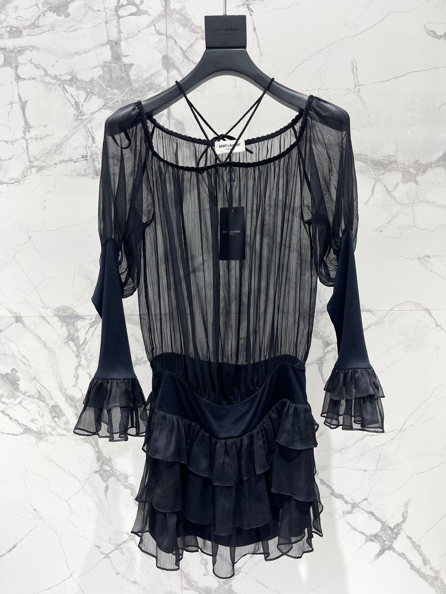 25 new pleated texture halter neck off-shoulder leg of lamb sleeves multi-layered ruffle dress