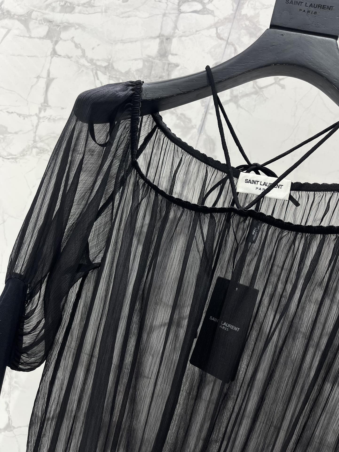 25 new pleated texture halter neck off-shoulder leg of lamb sleeves multi-layered ruffle dress