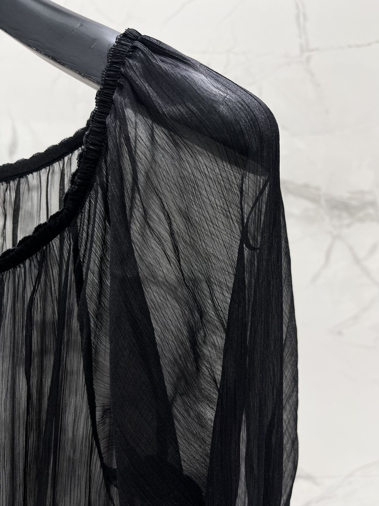 25 new pleated texture halter neck off-shoulder leg of lamb sleeves multi-layered ruffle dress