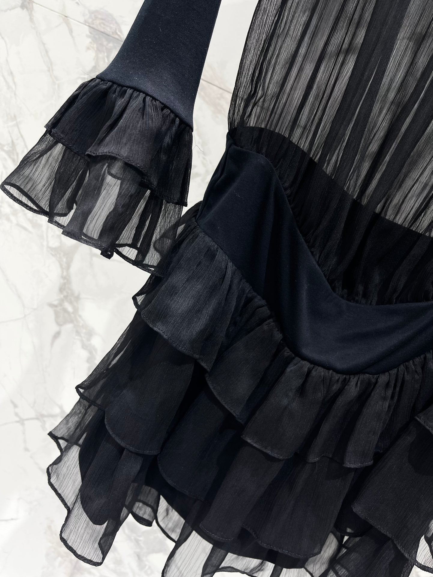 25 new pleated texture halter neck off-shoulder leg of lamb sleeves multi-layered ruffle dress
