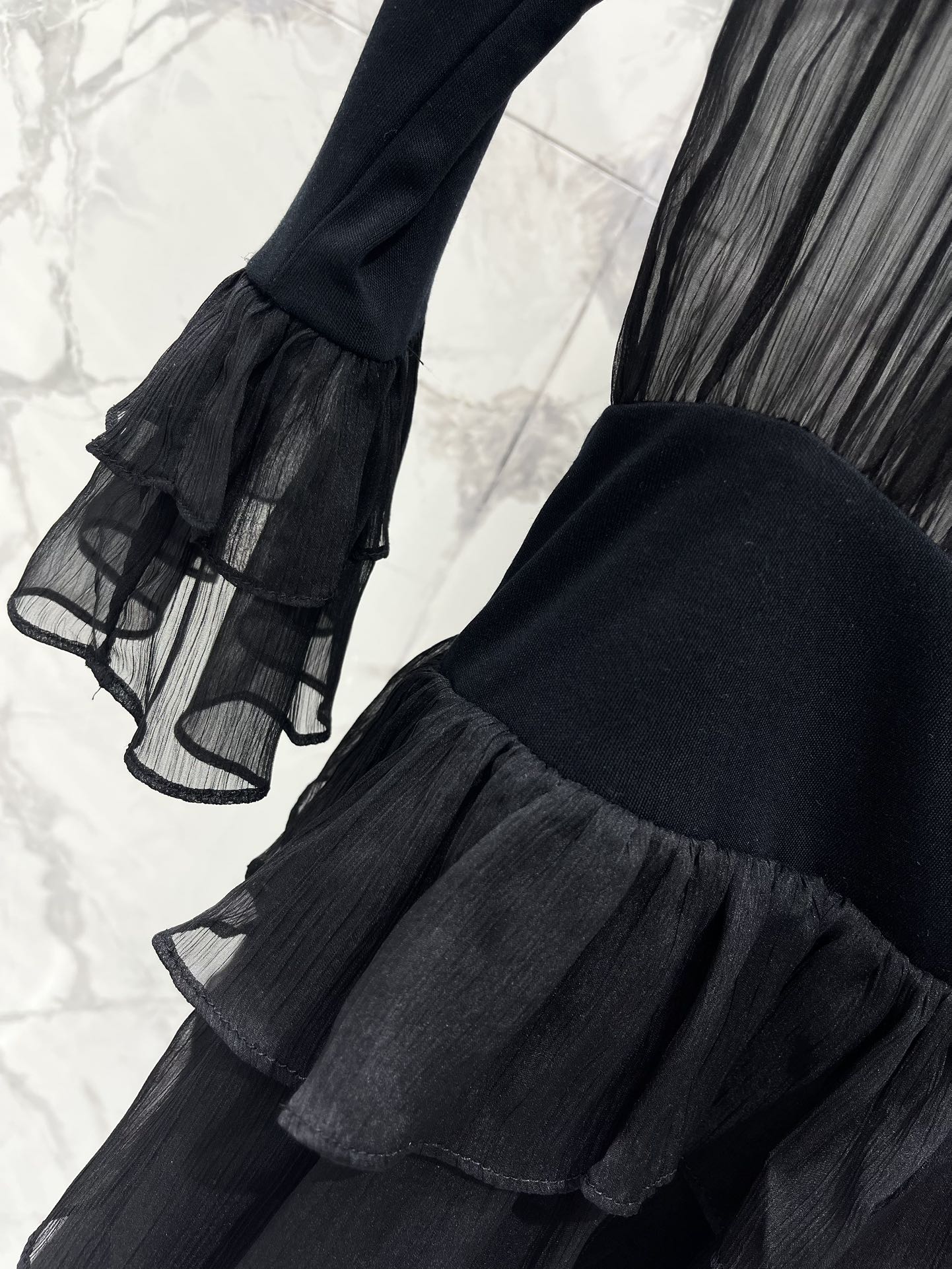25 new pleated texture halter neck off-shoulder leg of lamb sleeves multi-layered ruffle dress