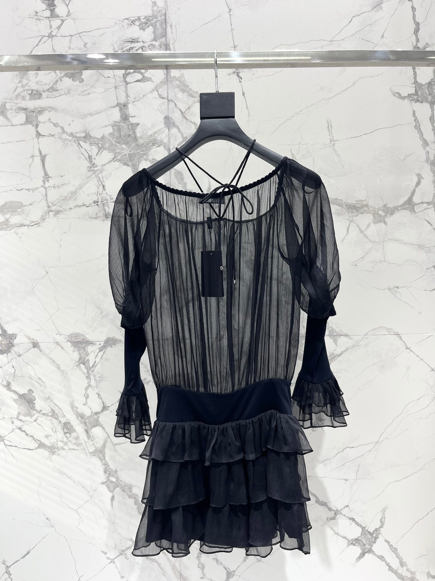 25 new pleated texture halter neck off-shoulder leg of lamb sleeves multi-layered ruffle dress