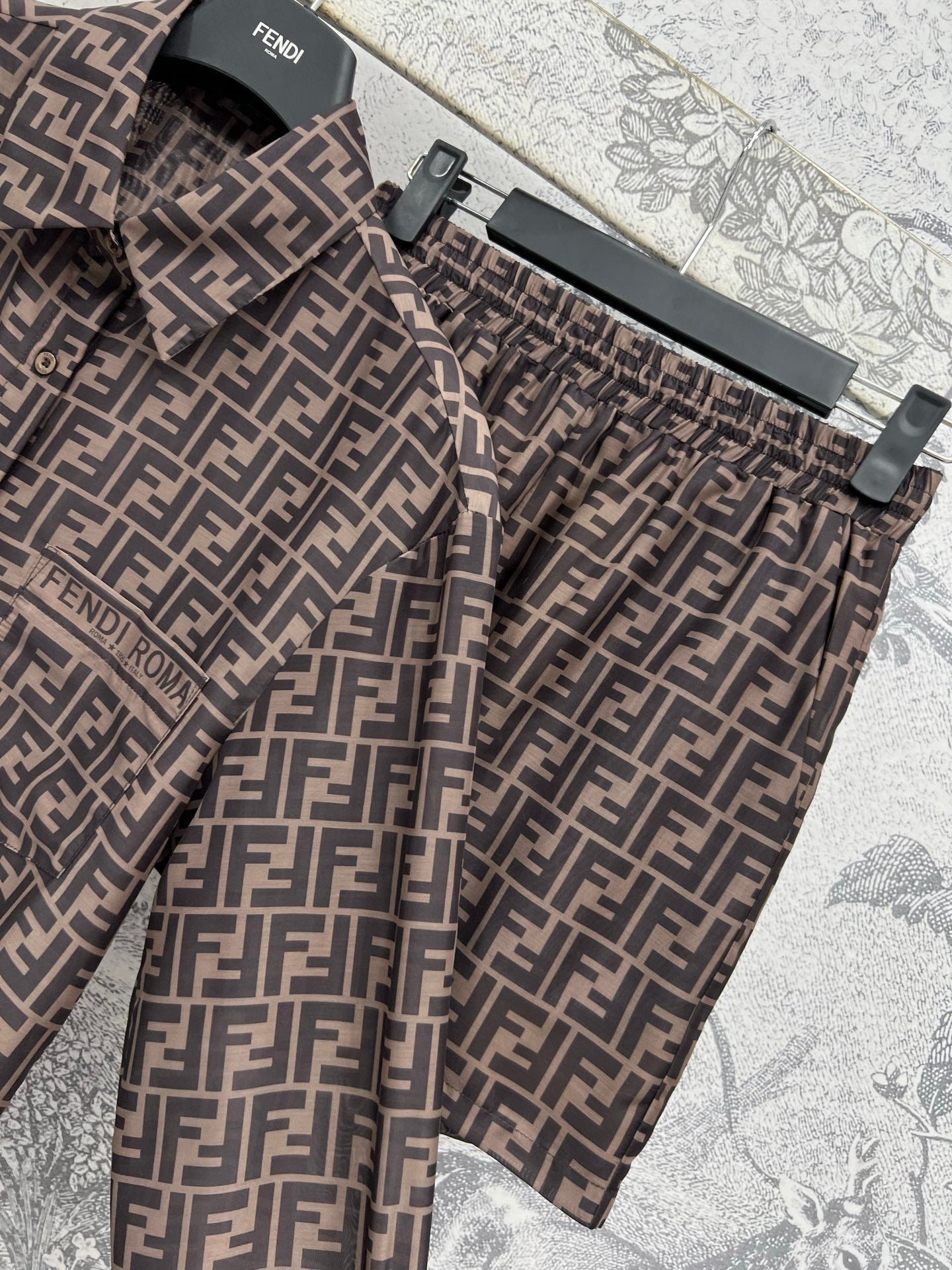 25 Summer new letter jacquard lapel shirt + high waist shorts