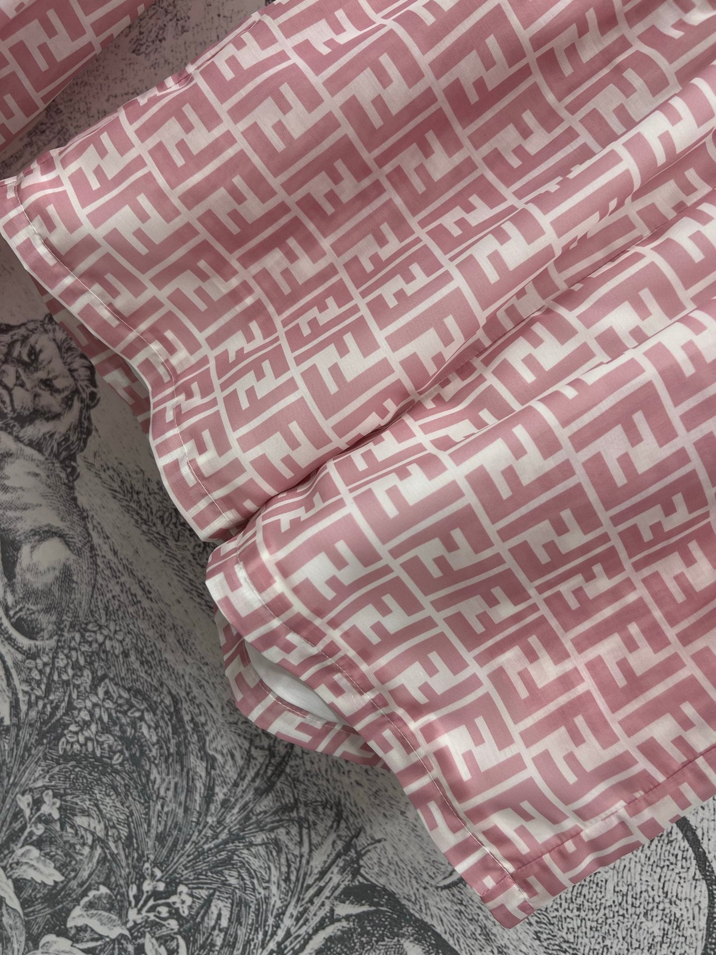 25 Summer new letter jacquard lapel shirt + high waist shorts