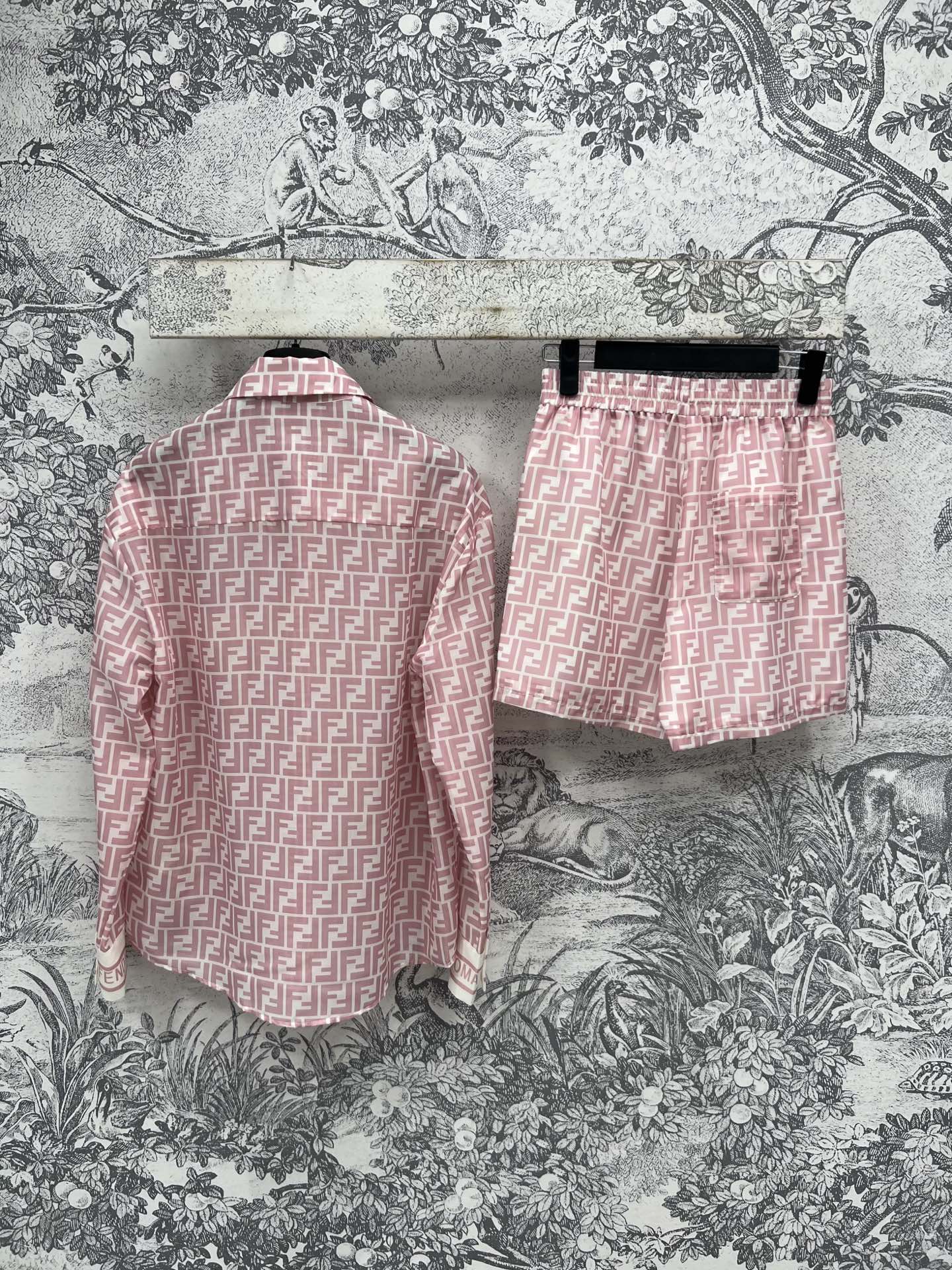 25 Summer new letter jacquard lapel shirt + high waist shorts