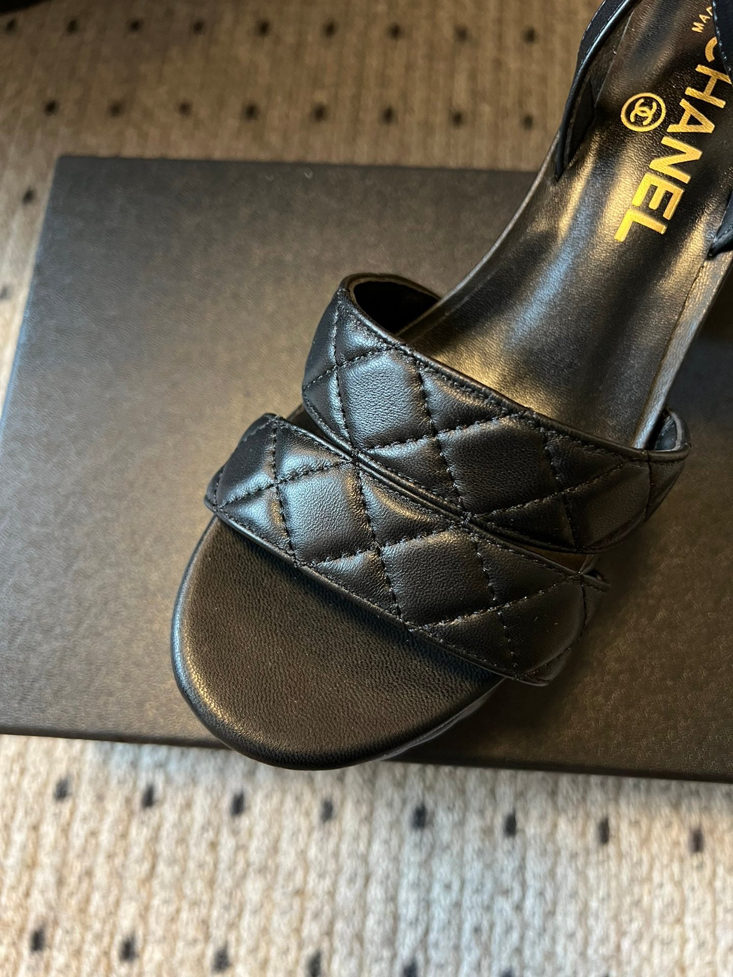 25SS Platform Sandals 8.5cm Black Sheepskin 319628