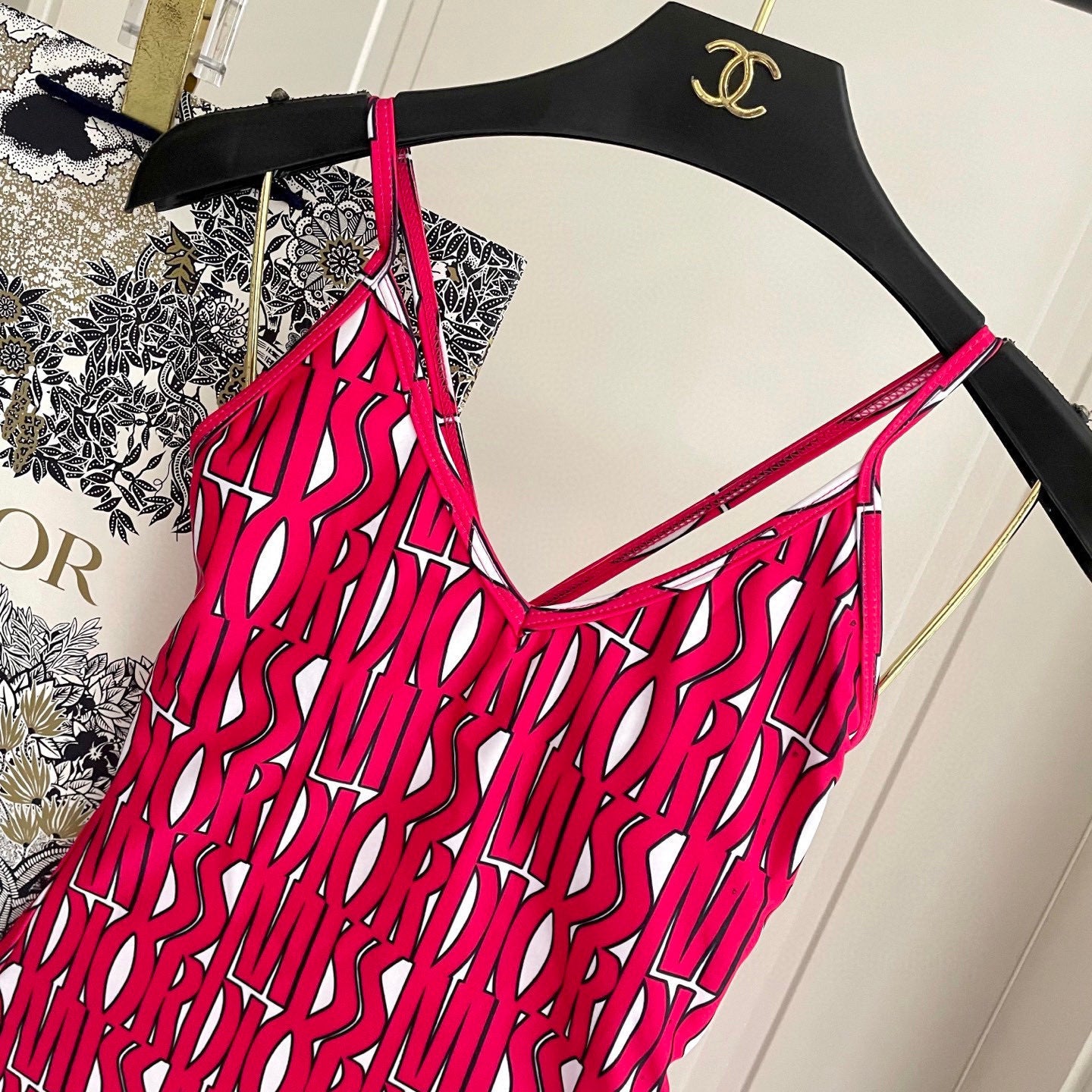 25 Summer New Print Fashion Sexy V-neck Suspender Top One-piece Swimsuit