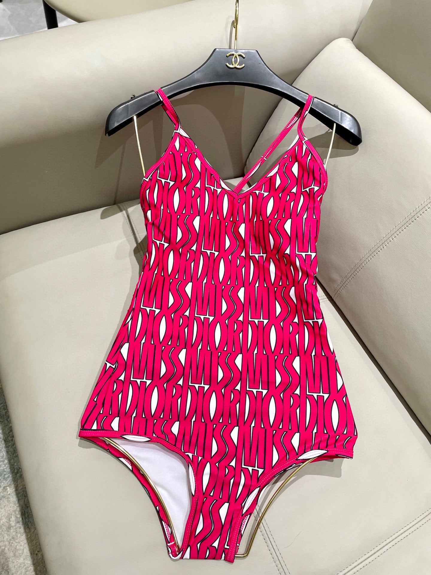 25 Summer New Print Fashion Sexy V-neck Suspender Top One-piece Swimsuit