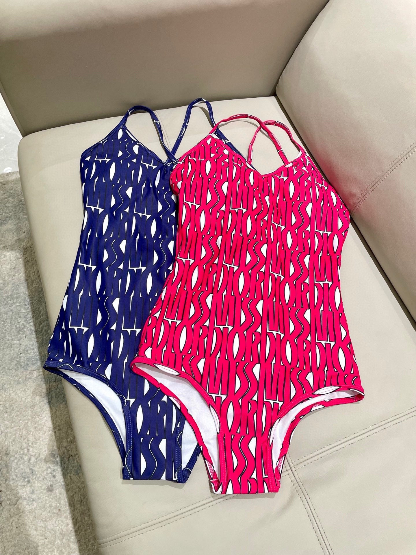 25 Summer New Print Fashion Sexy V-neck Suspender Top One-piece Swimsuit