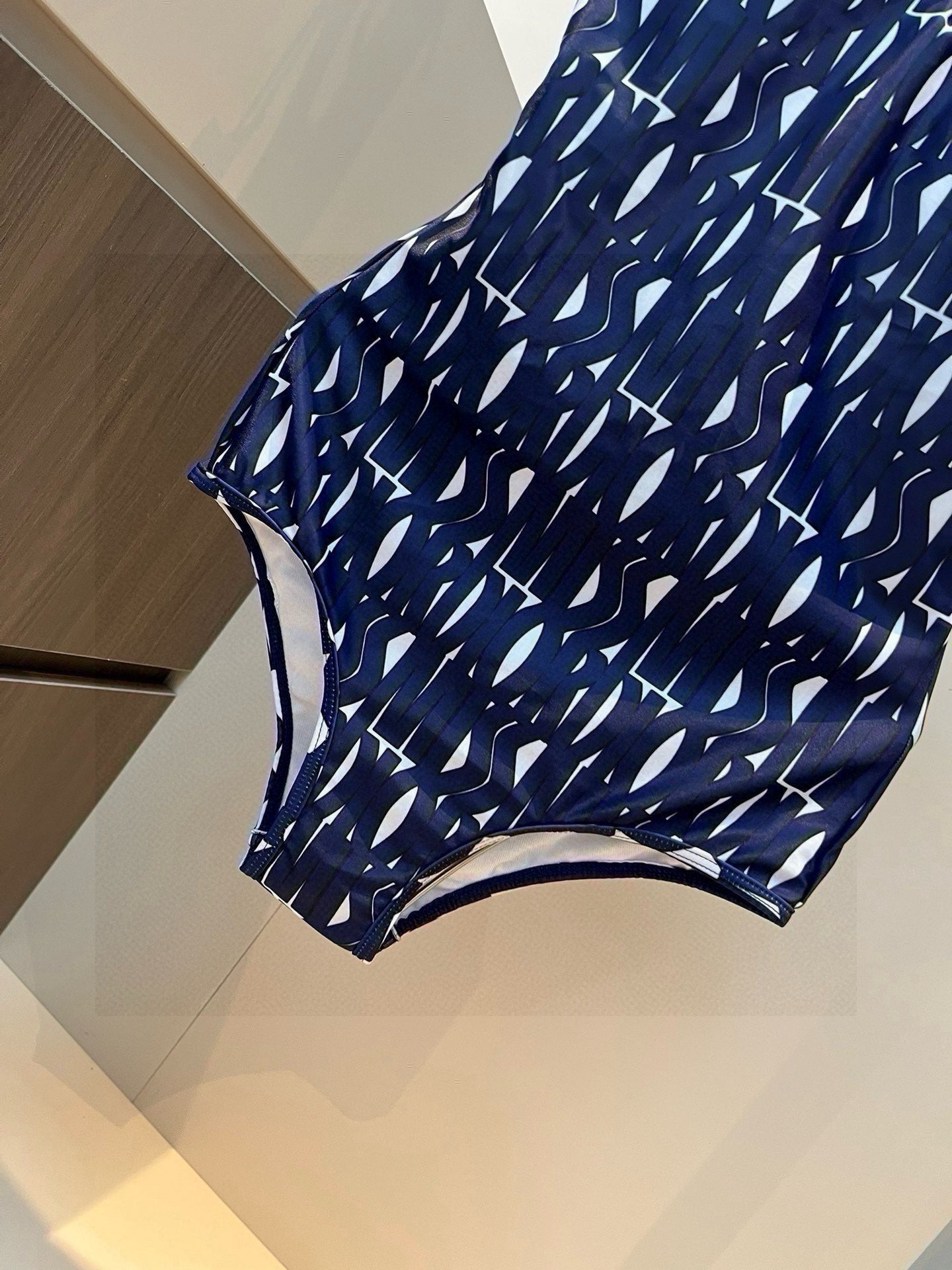 25 Summer New Print Fashion Sexy V-neck Suspender Top One-piece Swimsuit