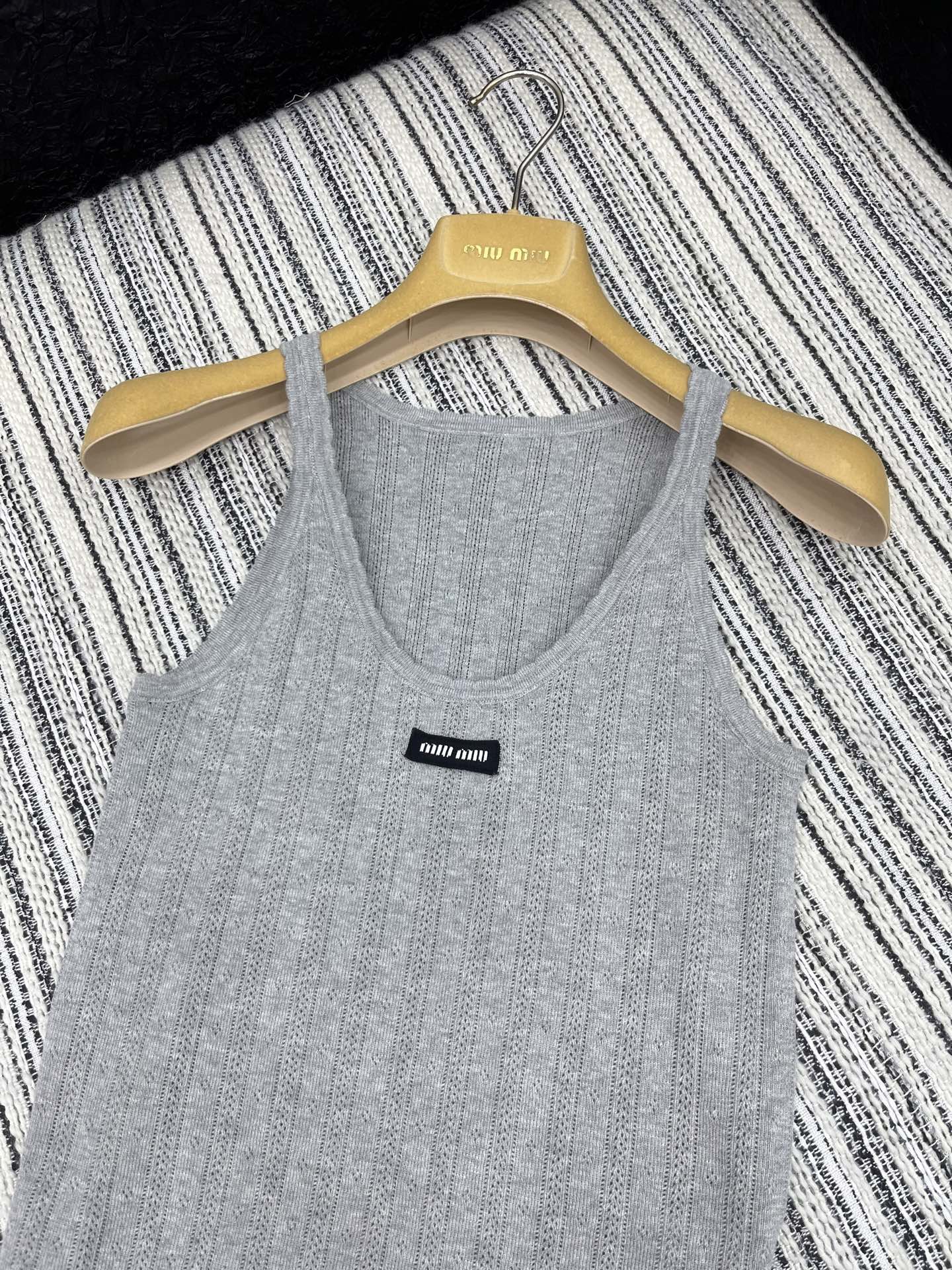 2025SS Spring and Summer New Round Neck Crochet Knitted Vest