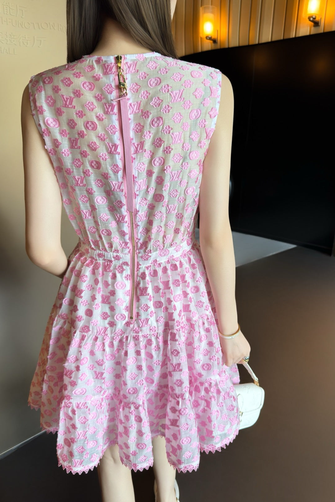 25Ss Spring and Summer New Jacquard Micro-transparent Round Neck Sleeveless Dress