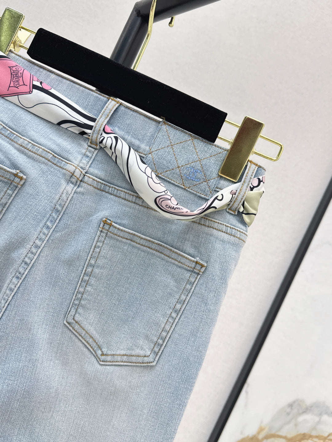 25Ss Spring and Summer New Silk Scarf Ribbon High Waist Slim Jeans