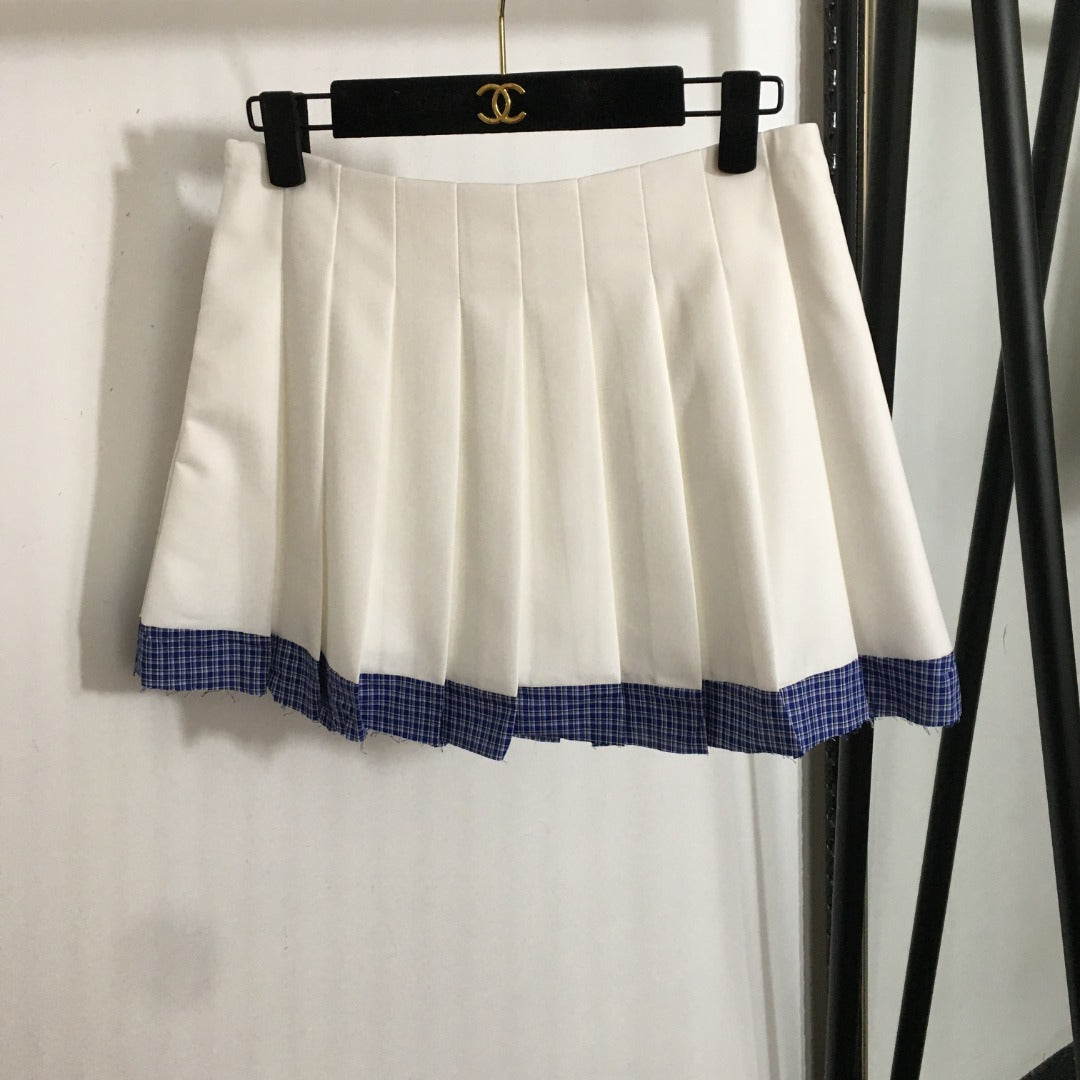 25 Summer new letter logo embroidered patch V-neck suit vest jacket + plaid splicing pleated short skirt suit