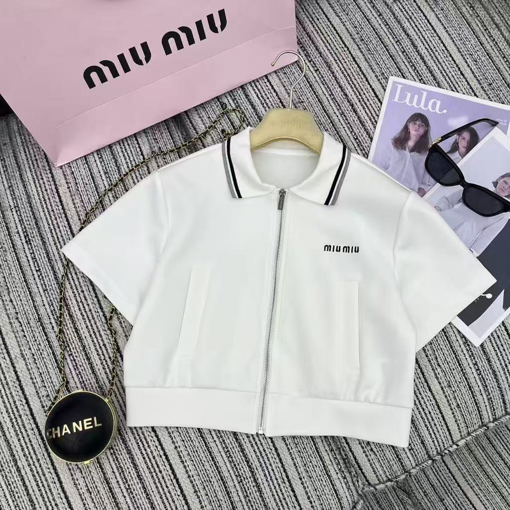 25ss New color blocked edge lapel short sleeved top paired with elastic waist short skirt set