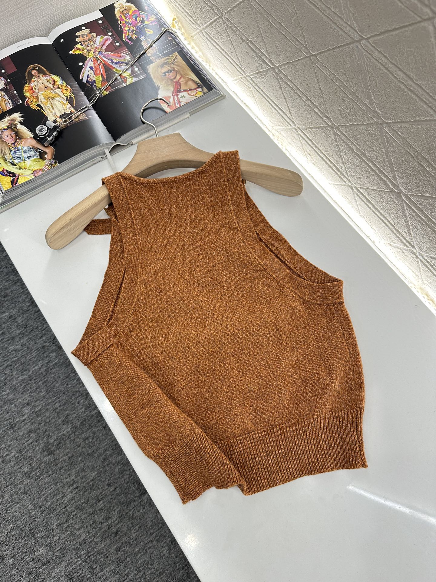 2025 new style new buckle knitted vest