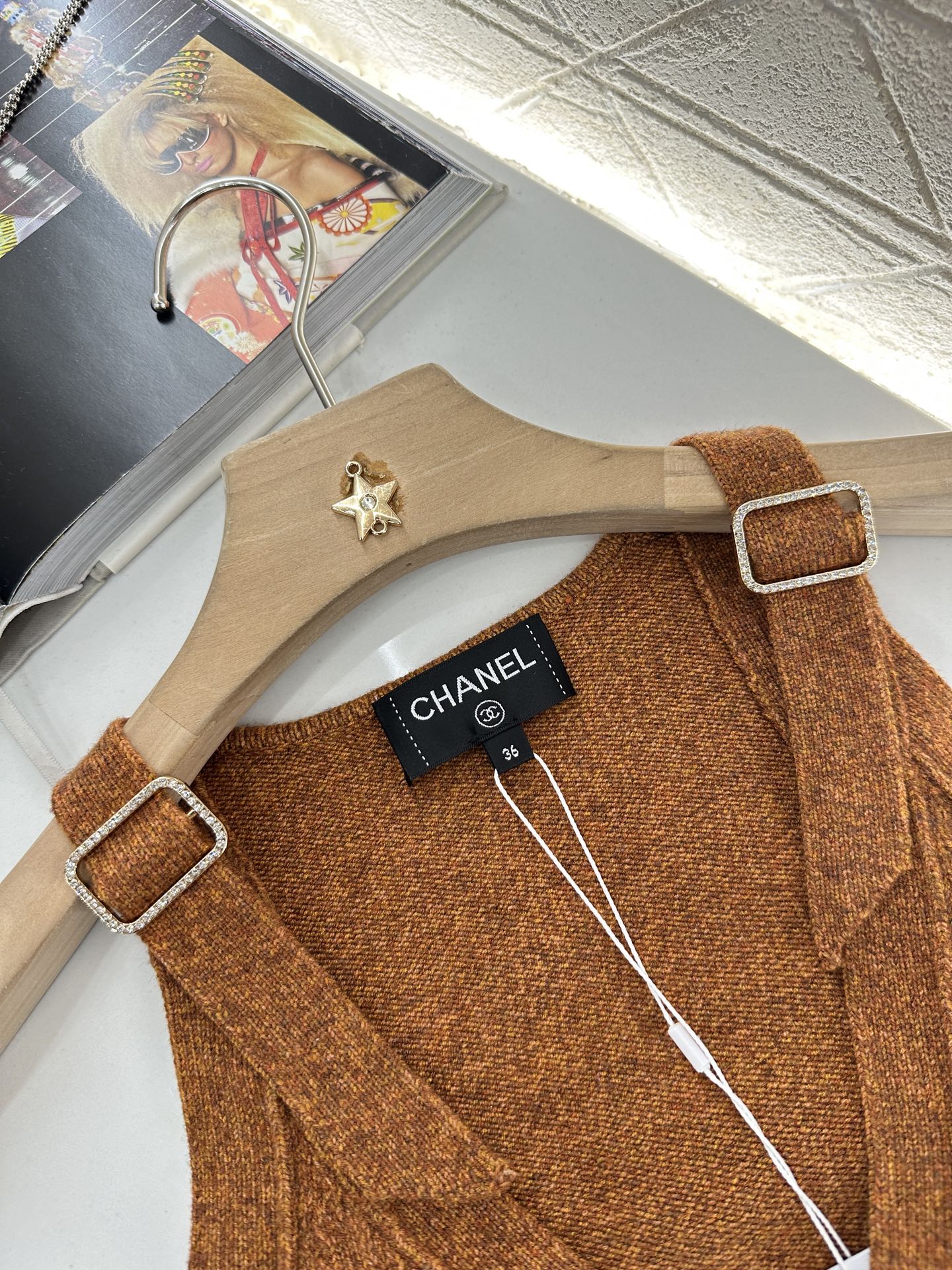 2025 new style new buckle knitted vest