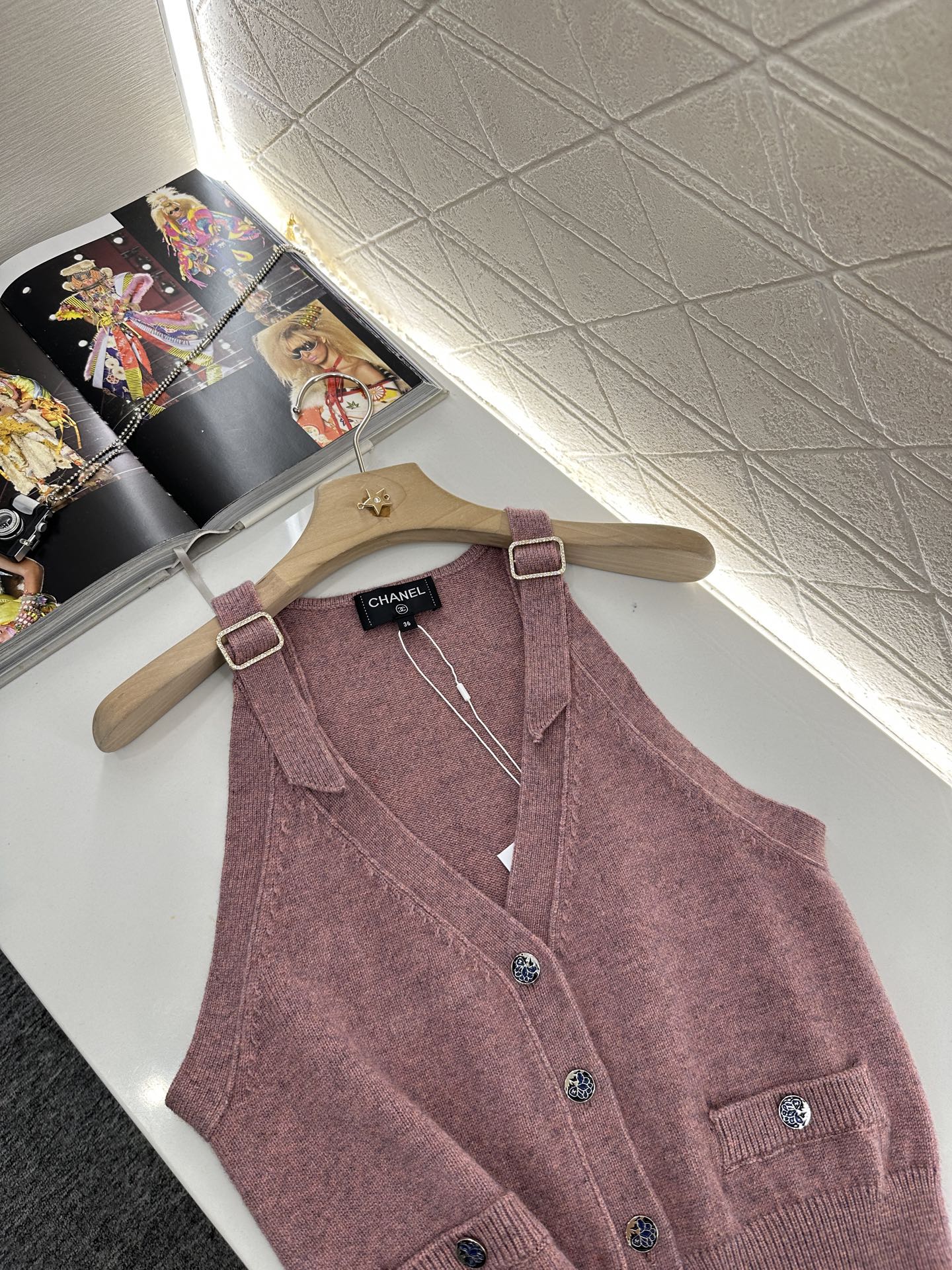 2025 new style new buckle knitted vest