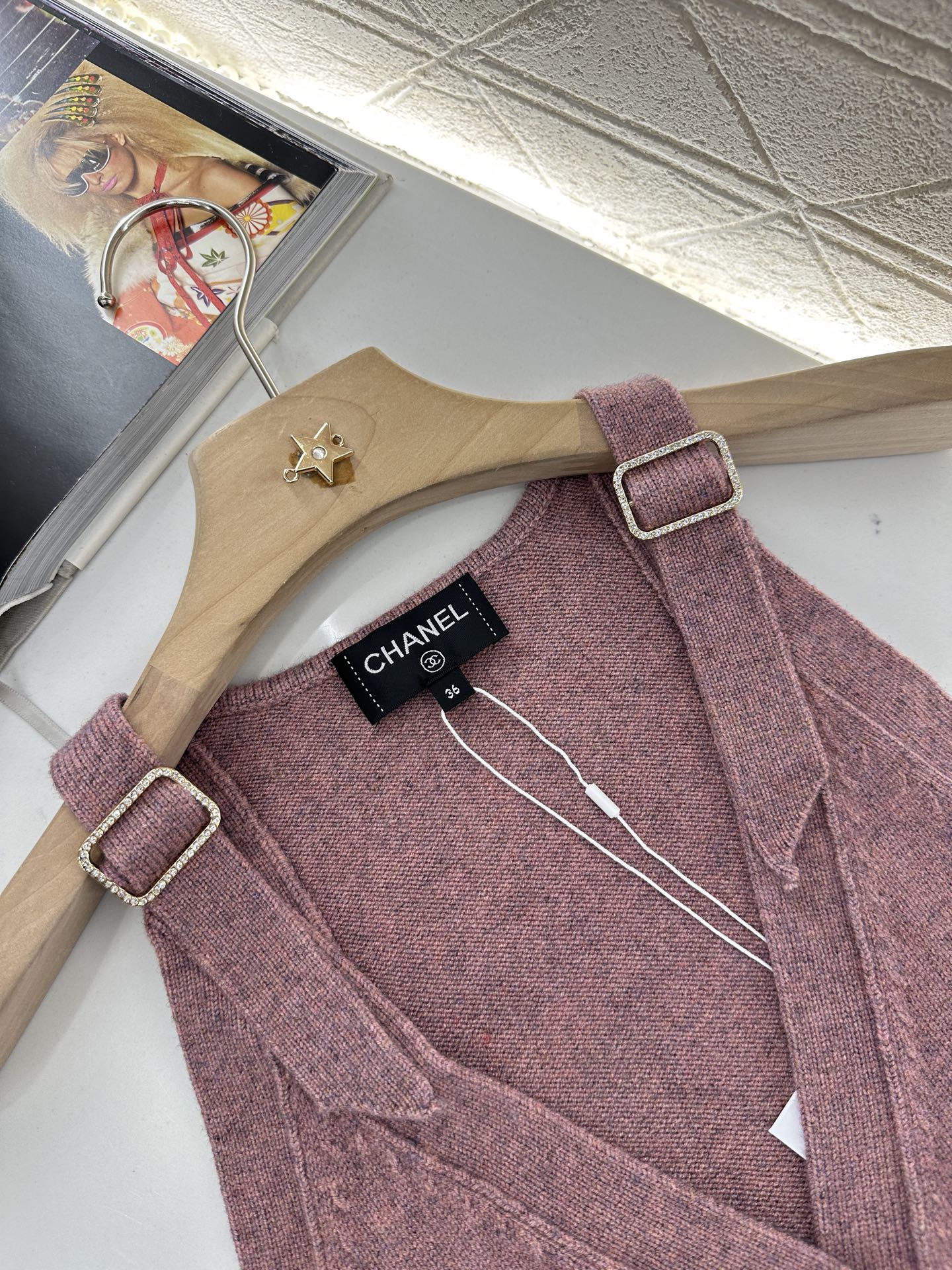 2025 new style new buckle knitted vest