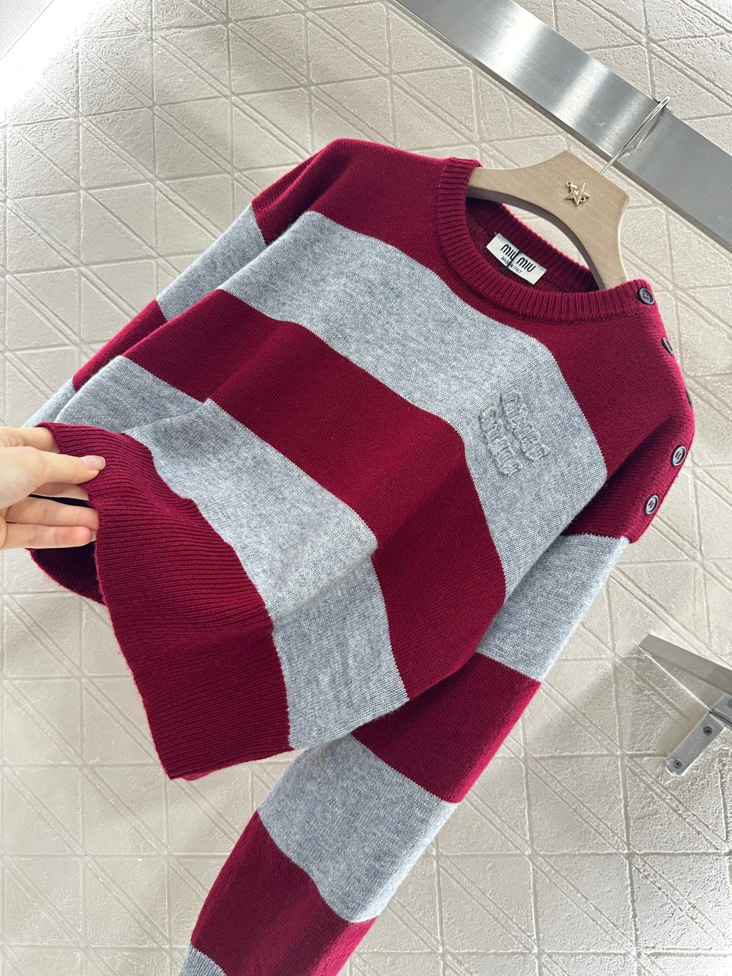 2025 Summer New Arrival Letter Striped Round Neck Sweater