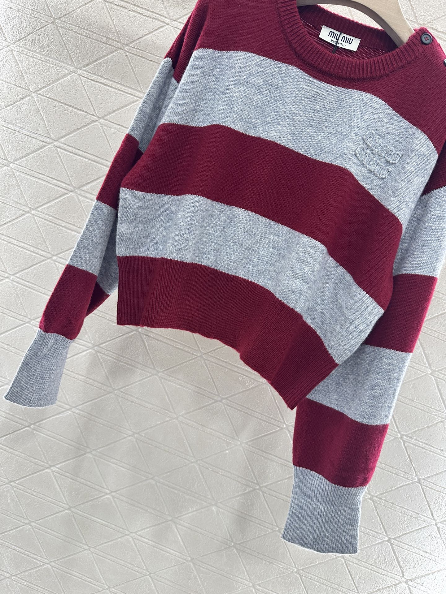 2025 Summer New Arrival Letter Striped Round Neck Sweater