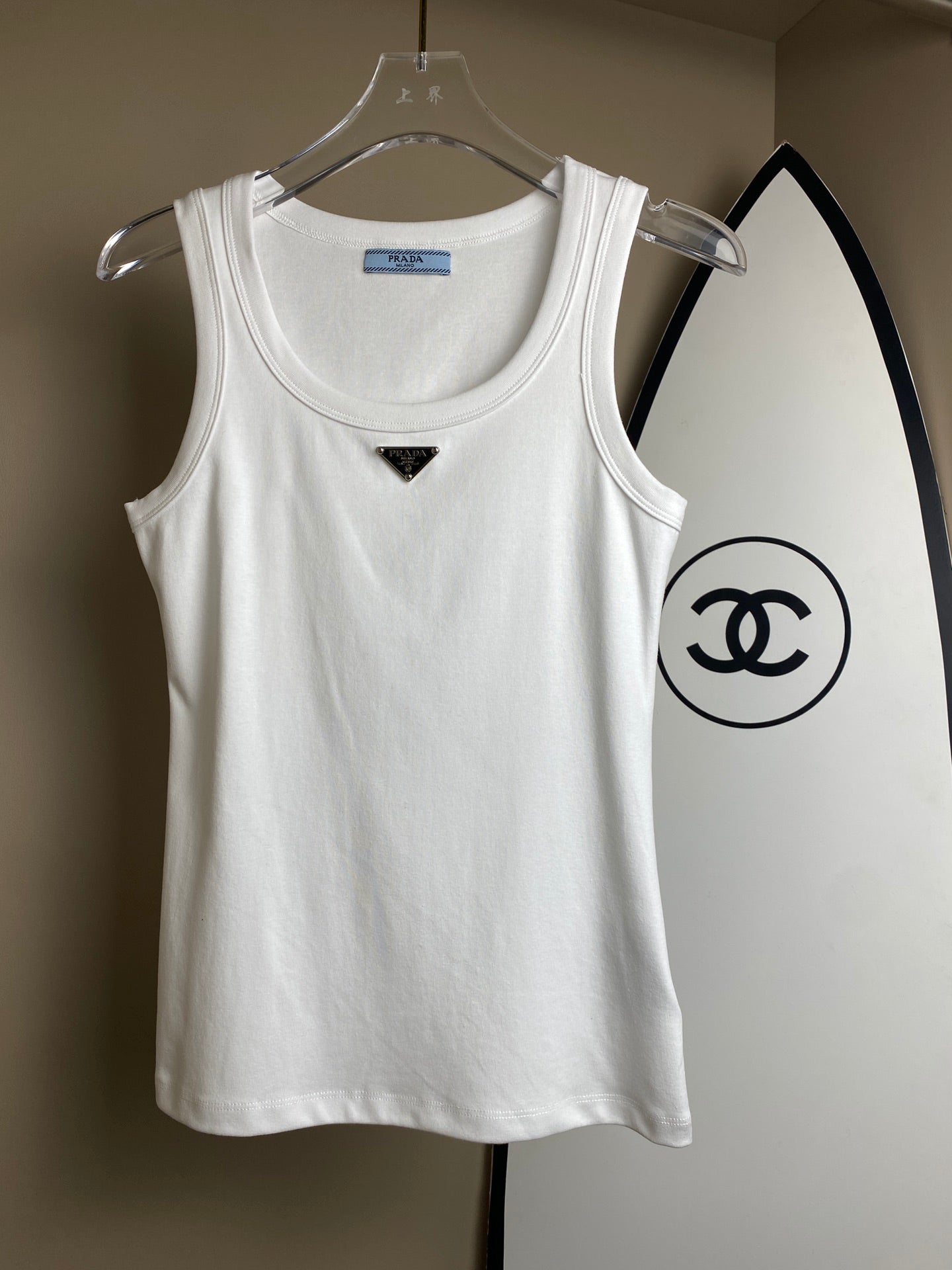 Classic triangle vest