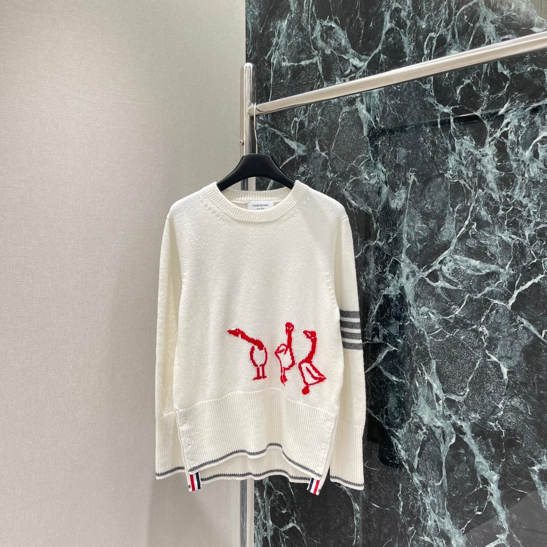 25 Early Autumn New Irregular Knitted Sweater
