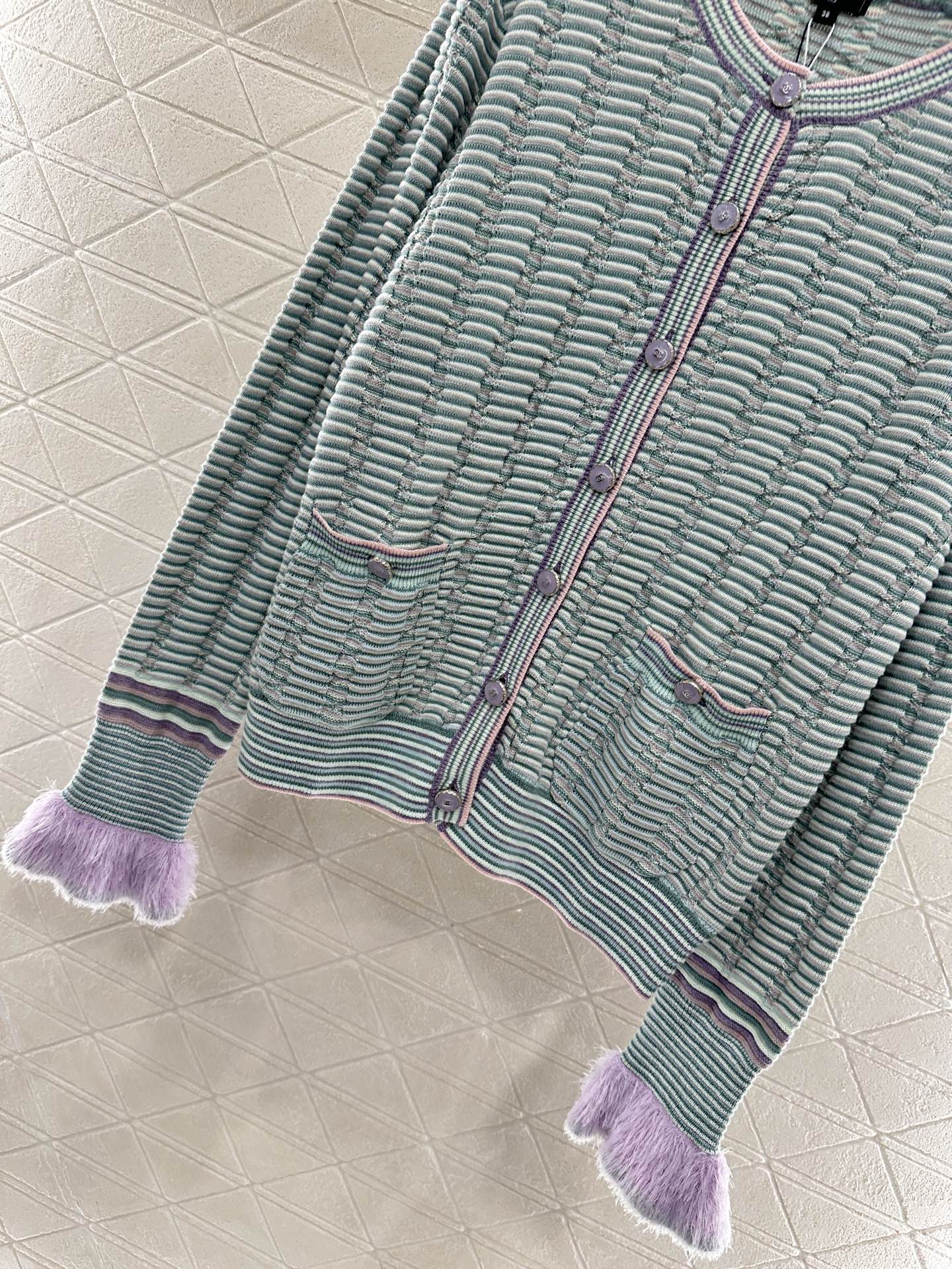 2025 Autumn New Striped knitted cardigan