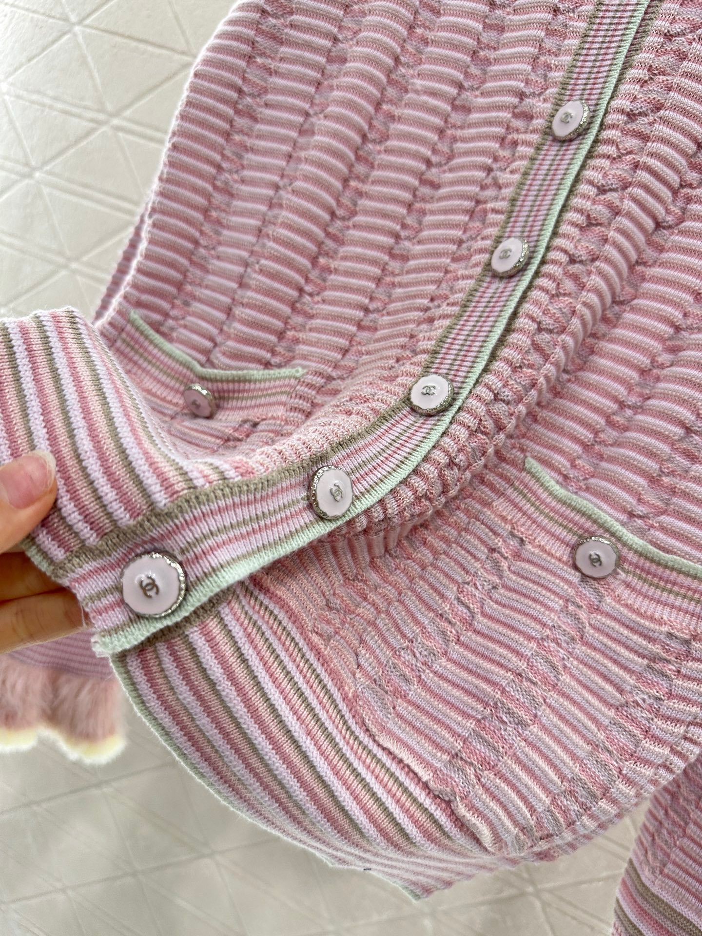 2025 Autumn New Striped knitted cardigan