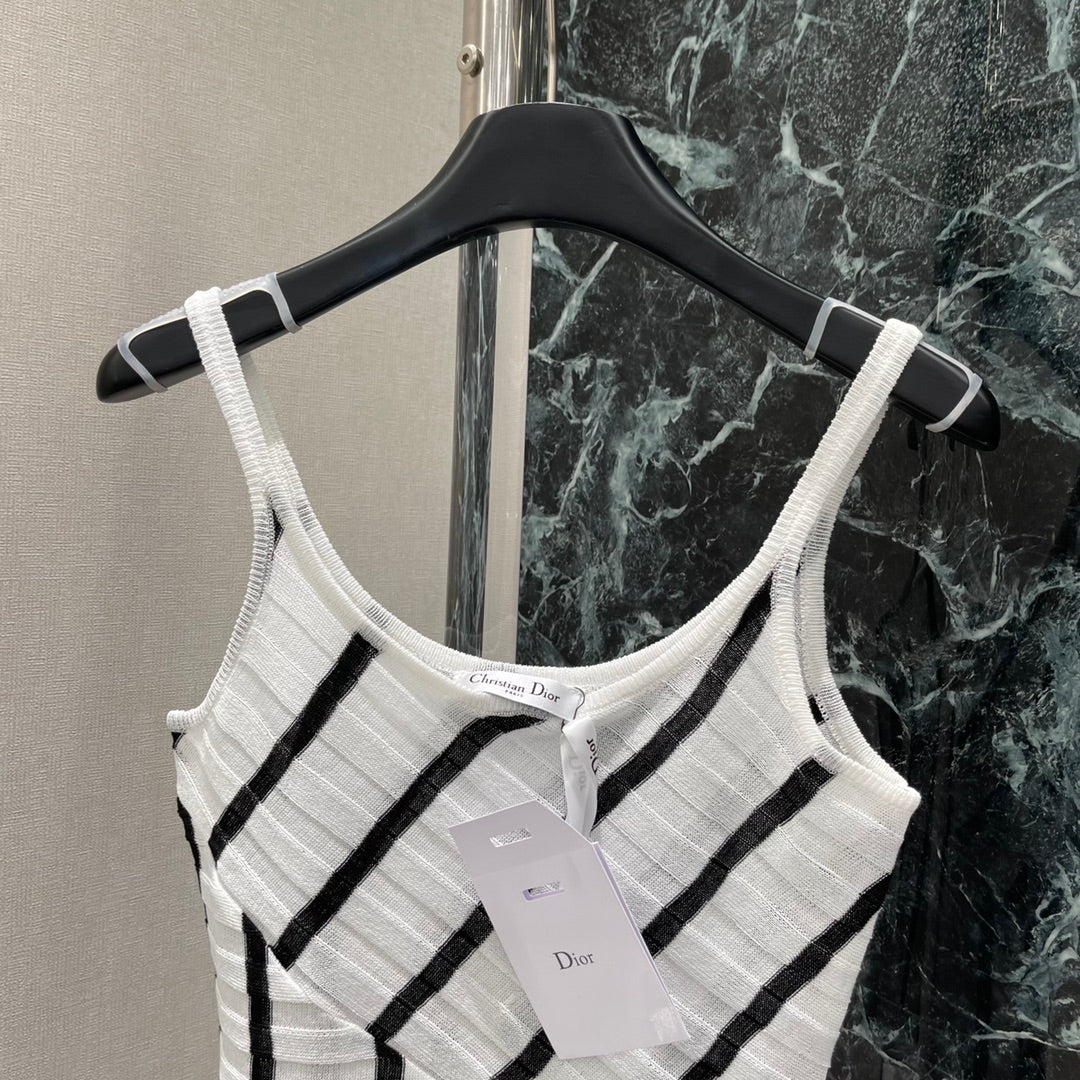 25 Early Autumn New Fake Two-piece Spliced Diagonal Striped Vest