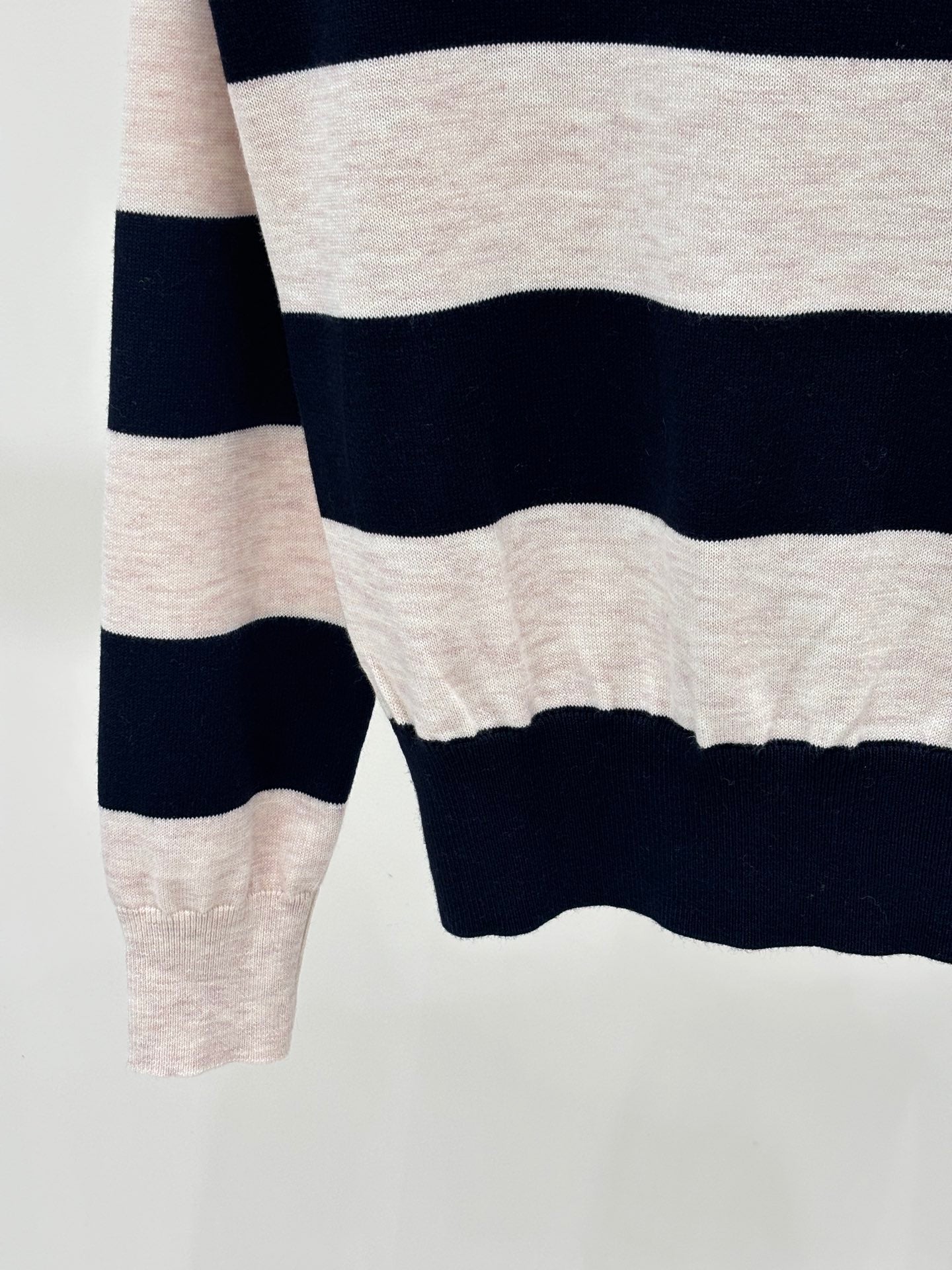 new product Striped crew neck sweater