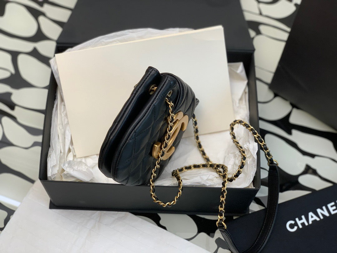 25 Early Spring Resort Collection Metal Chain Large Logo Crossbody Bag