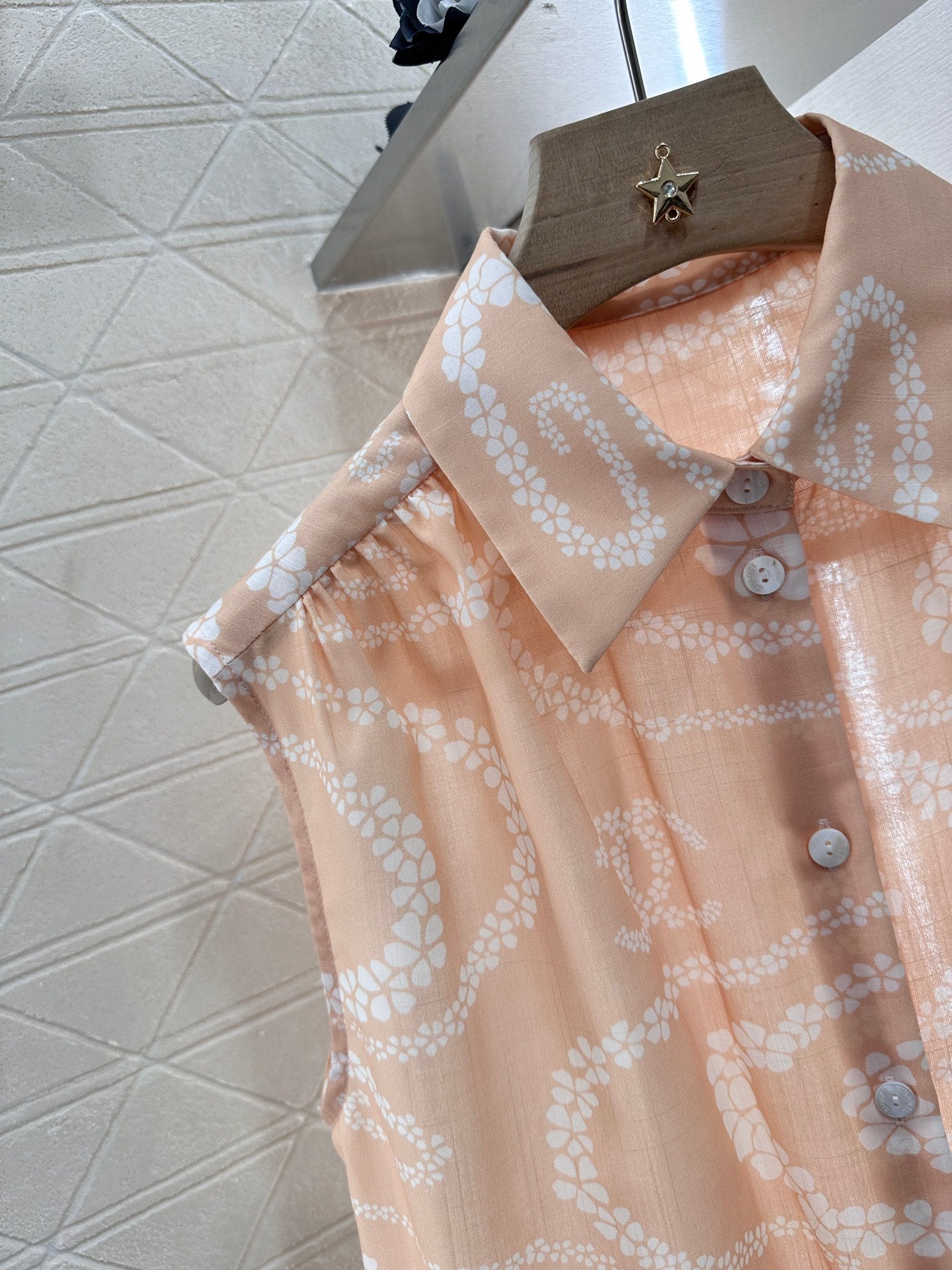 C 25 Printed Sleeveless Vest Shirt