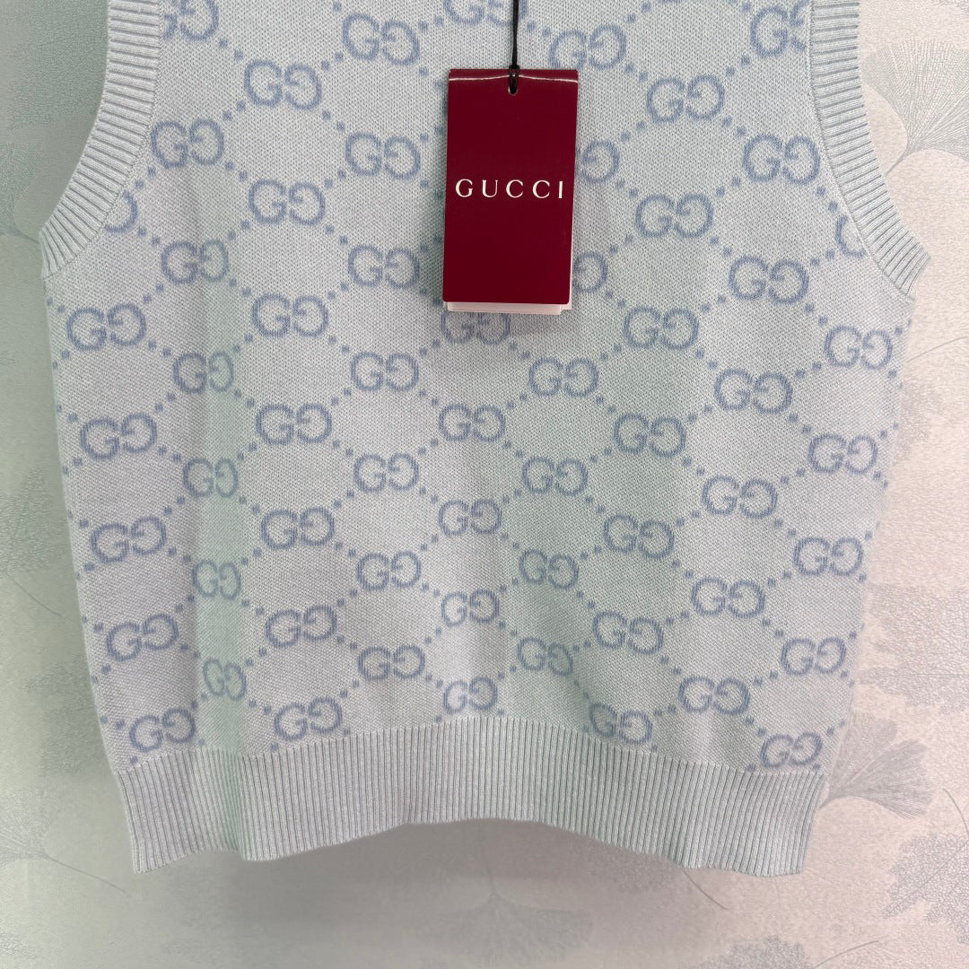 25 Spring and summer new knitted round neck undershirt